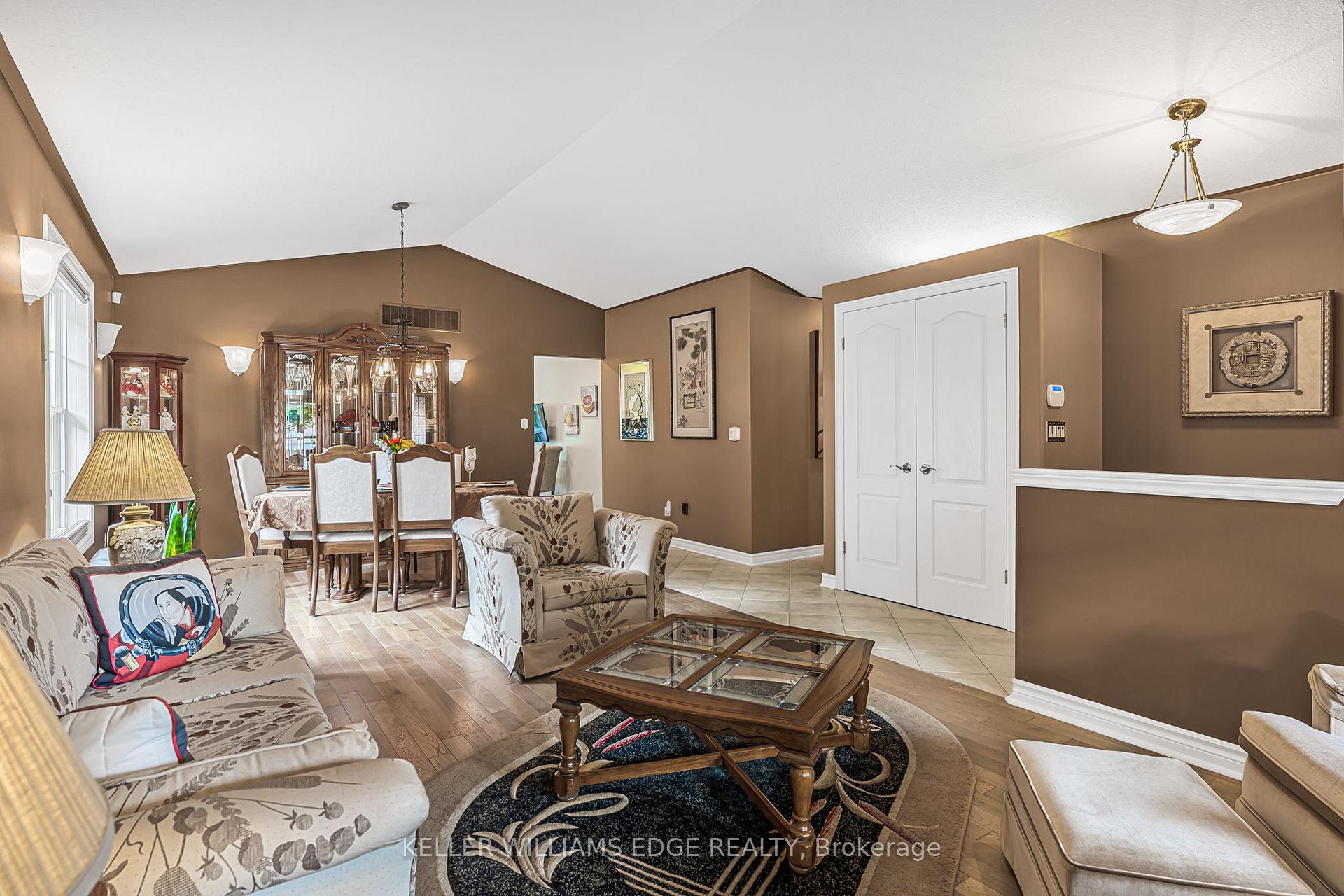 Photo 7 of 8 Oakridge Boulevard, Pelham, Fonthill — HOMEH