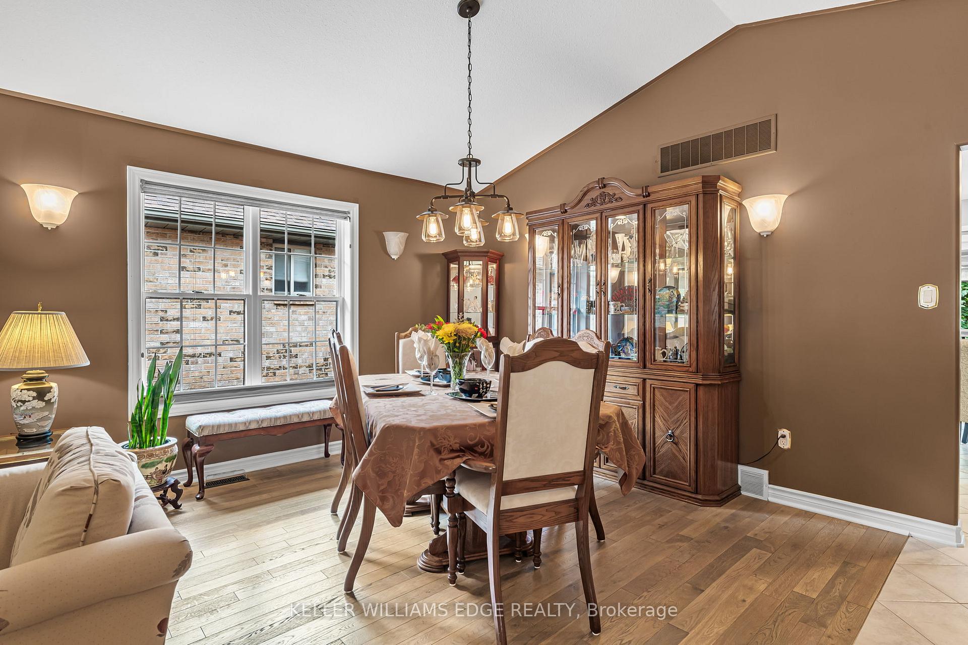 Photo 8 of 8 Oakridge Boulevard, Pelham, Fonthill — HOMEH