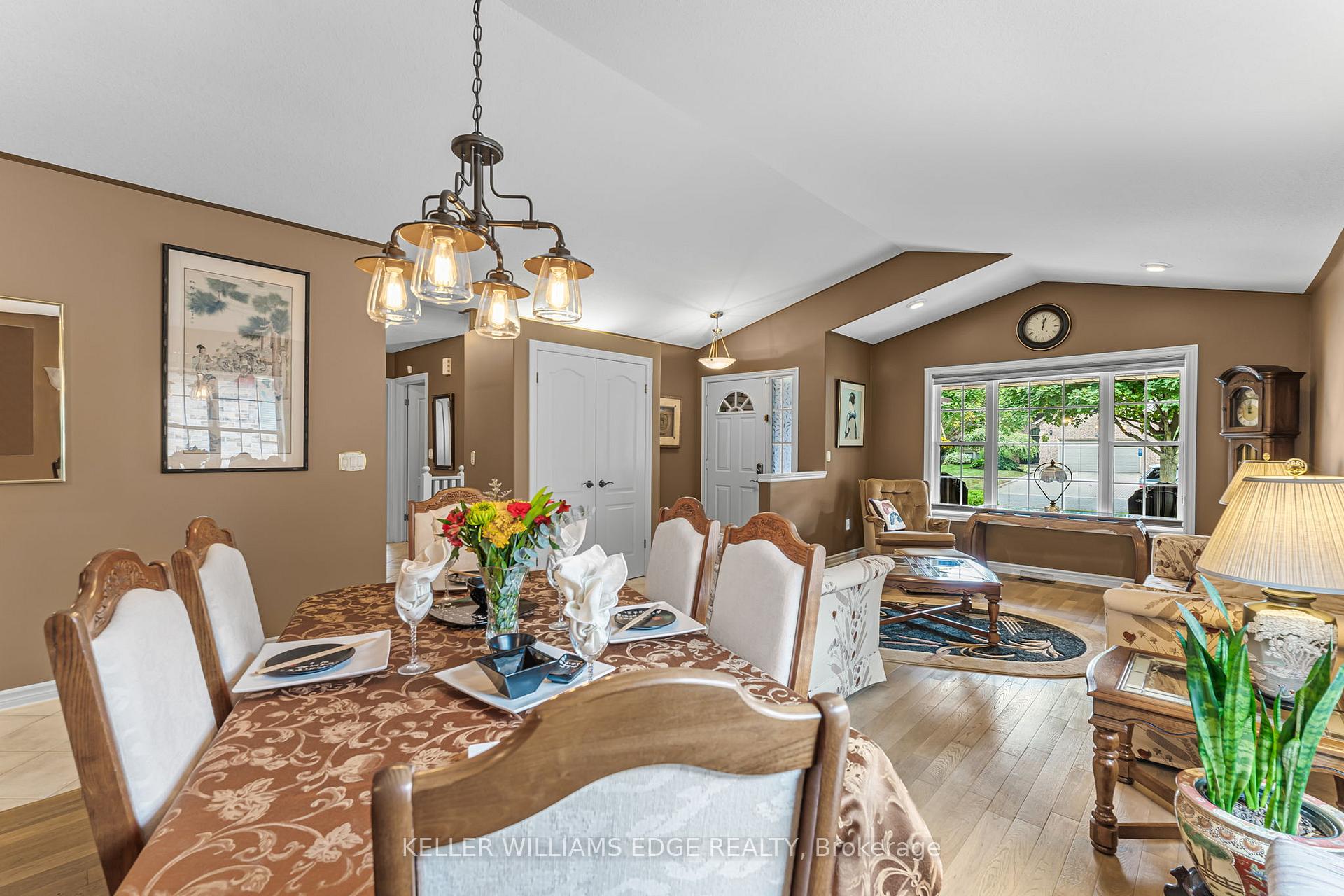 Photo 9 of 8 Oakridge Boulevard, Pelham, Fonthill — HOMEH