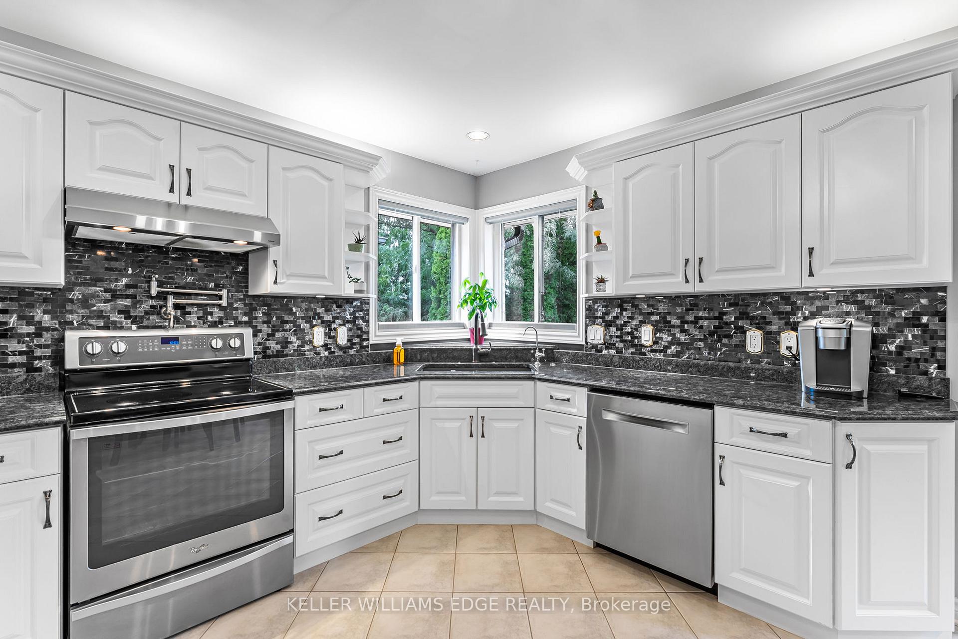 Photo 11 of 8 Oakridge Boulevard, Pelham, Fonthill — HOMEH