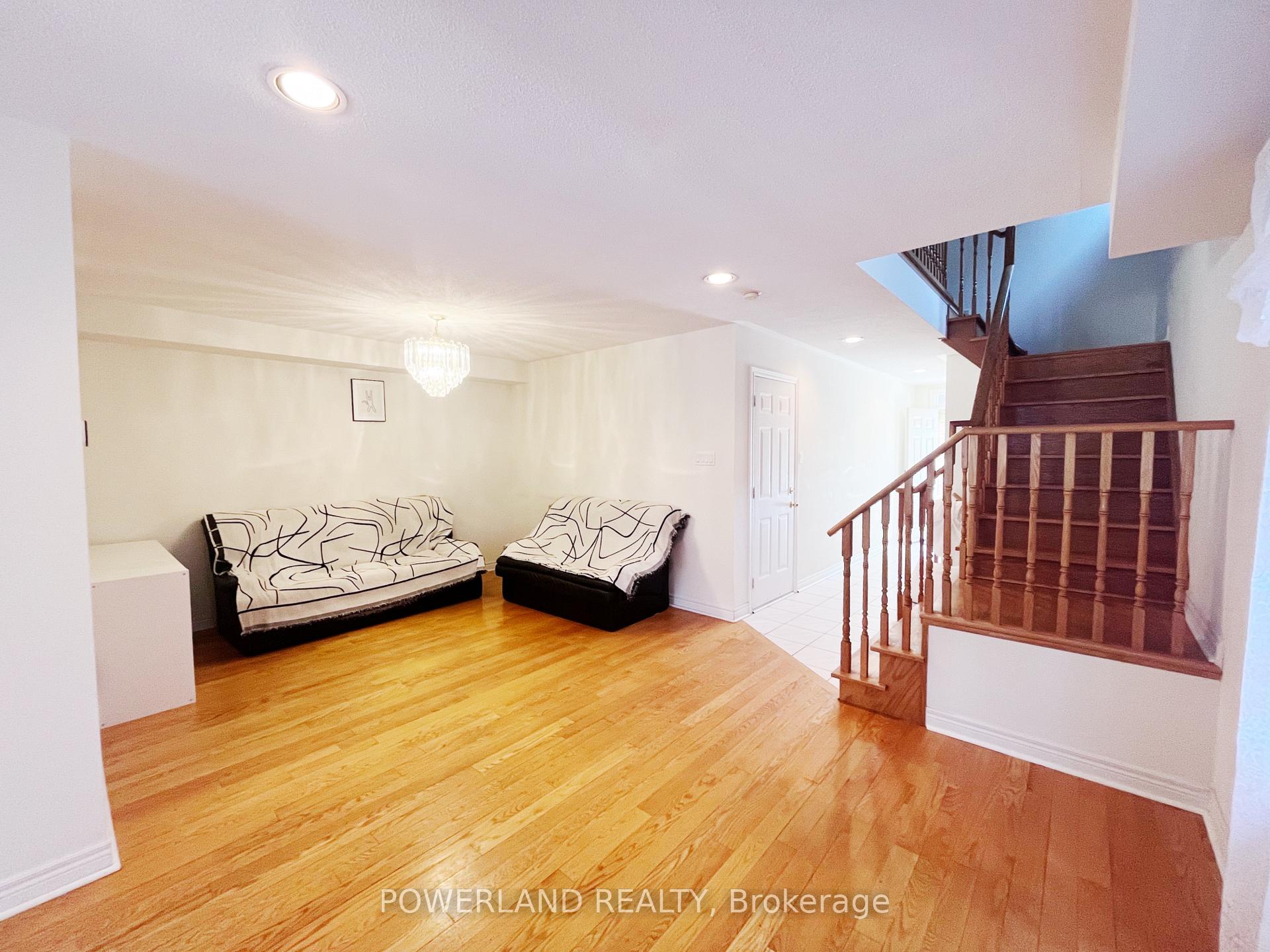 Photo 3 of 186 Sunway Square, Markham, Raymerville — HOMEH