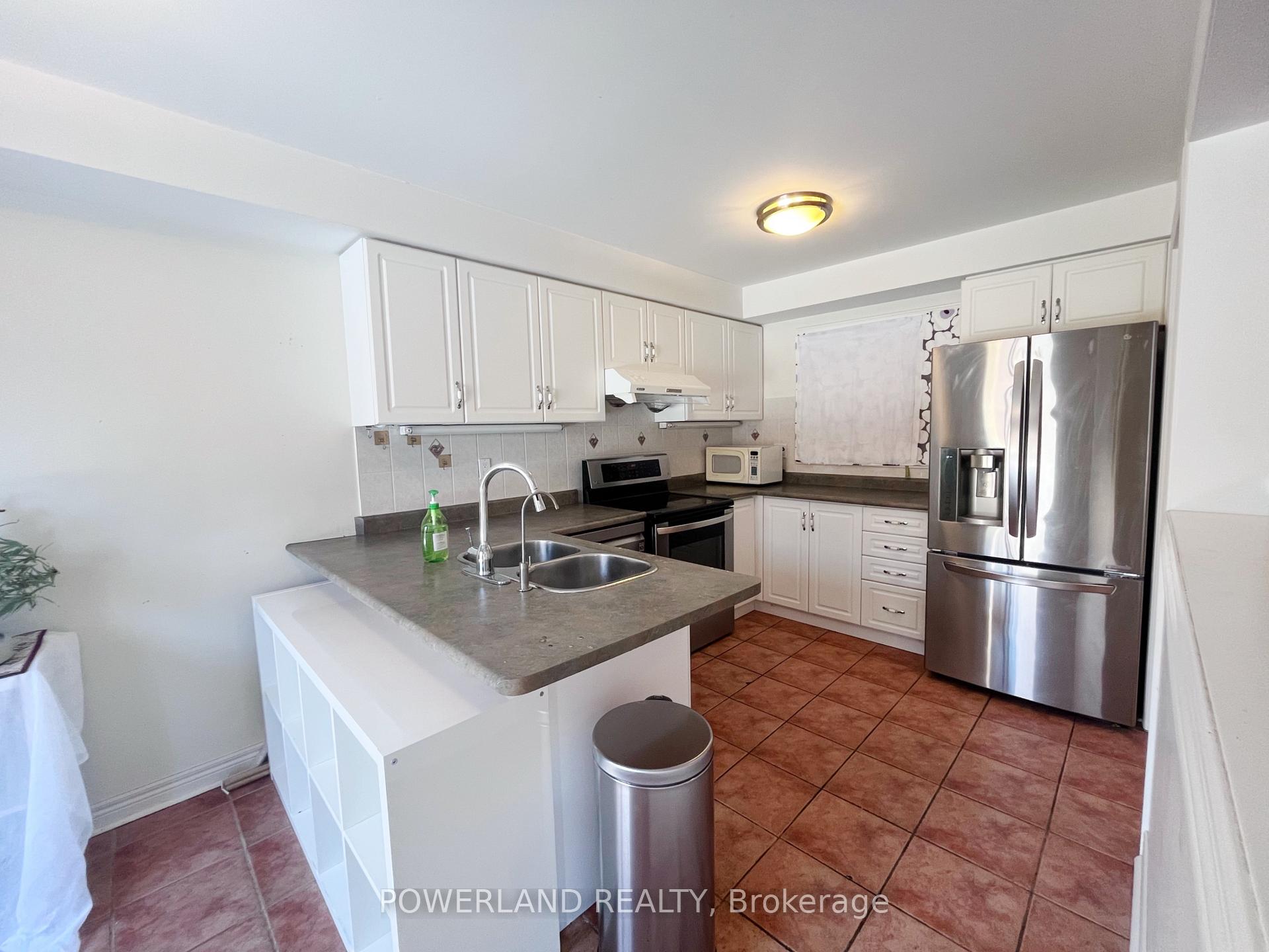 Photo 5 of 186 Sunway Square, Markham, Raymerville — HOMEH