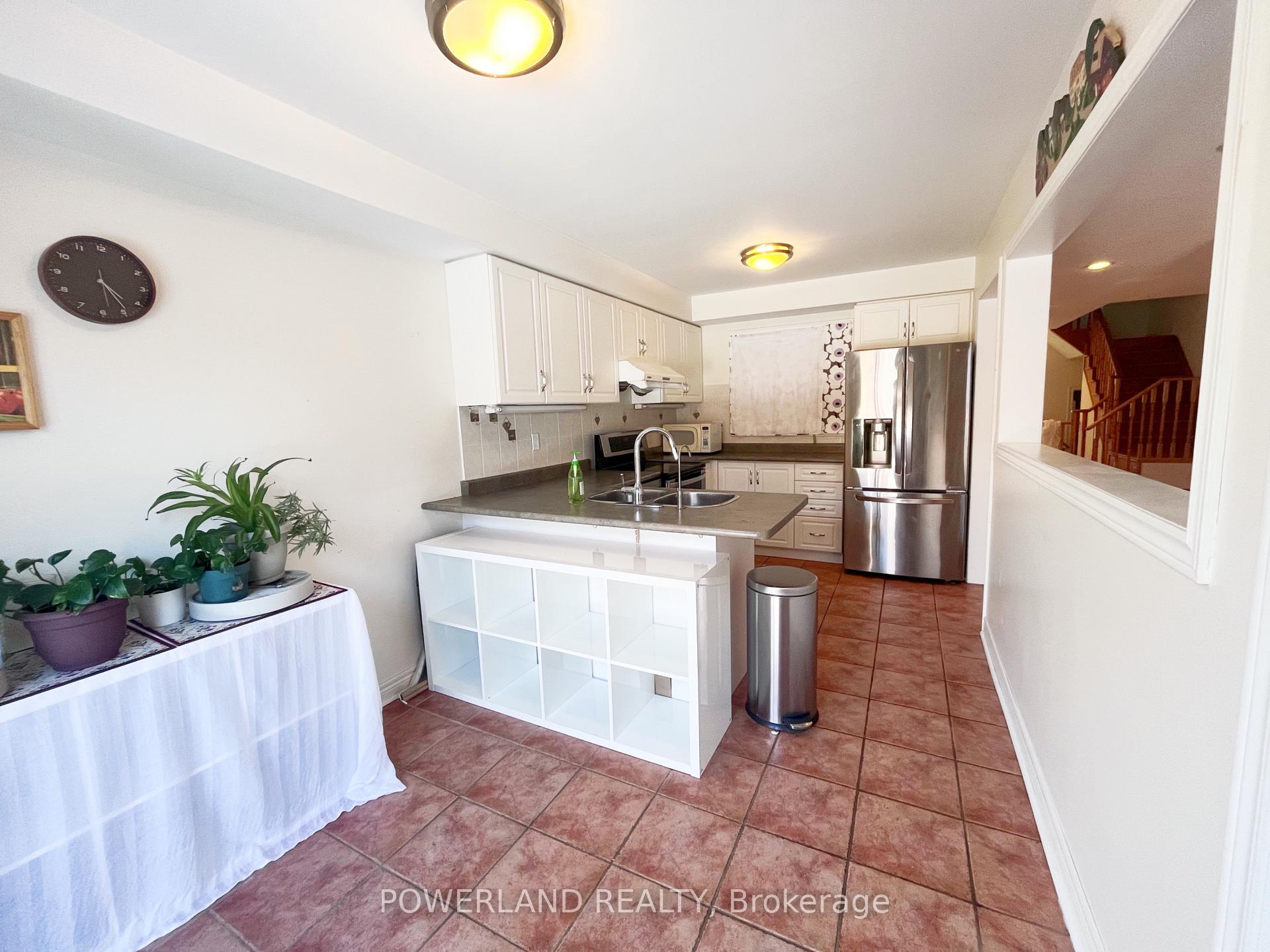 Photo 6 of 186 Sunway Square, Markham, Raymerville — HOMEH