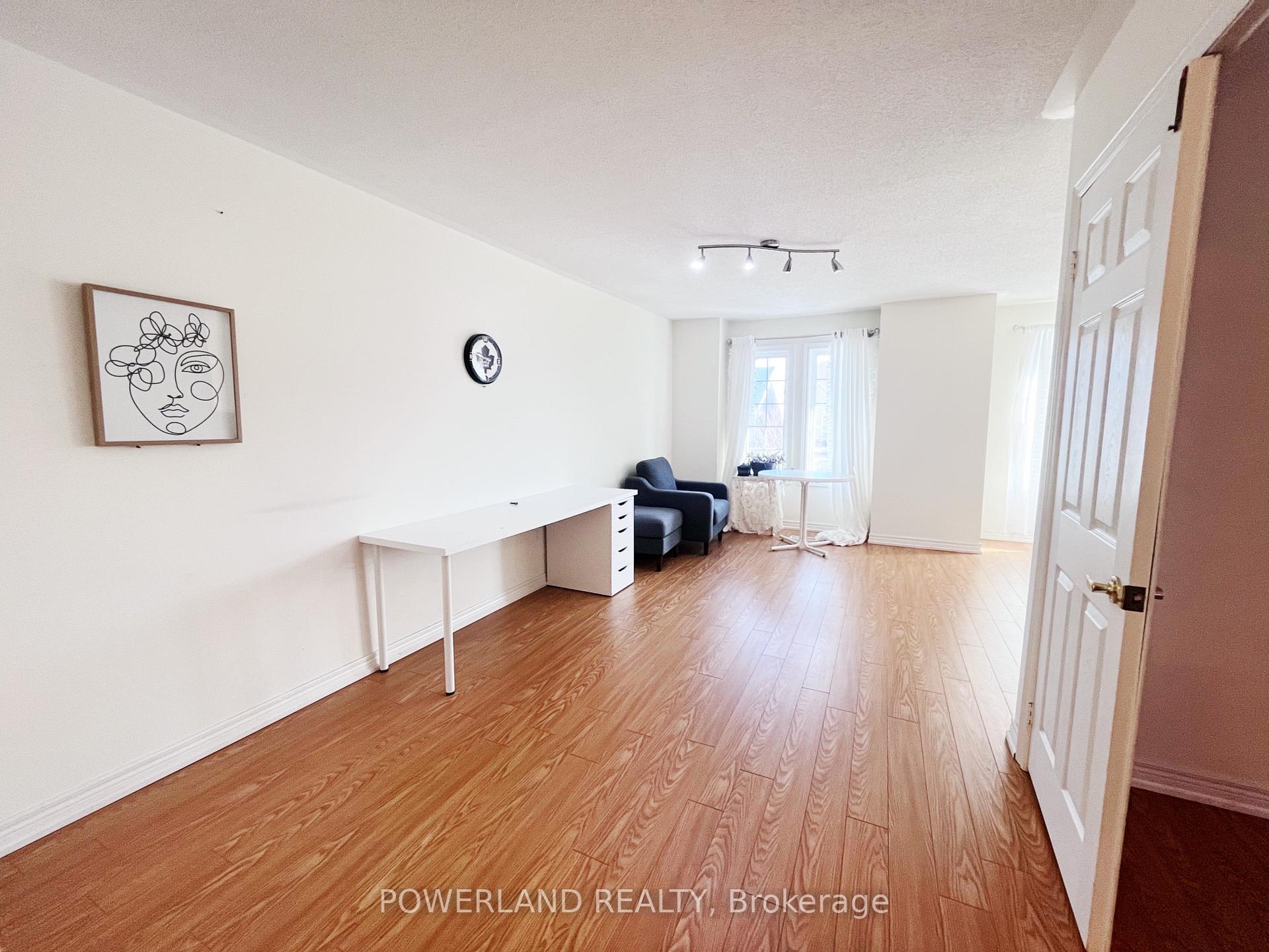 Photo 11 of 186 Sunway Square, Markham, Raymerville — HOMEH