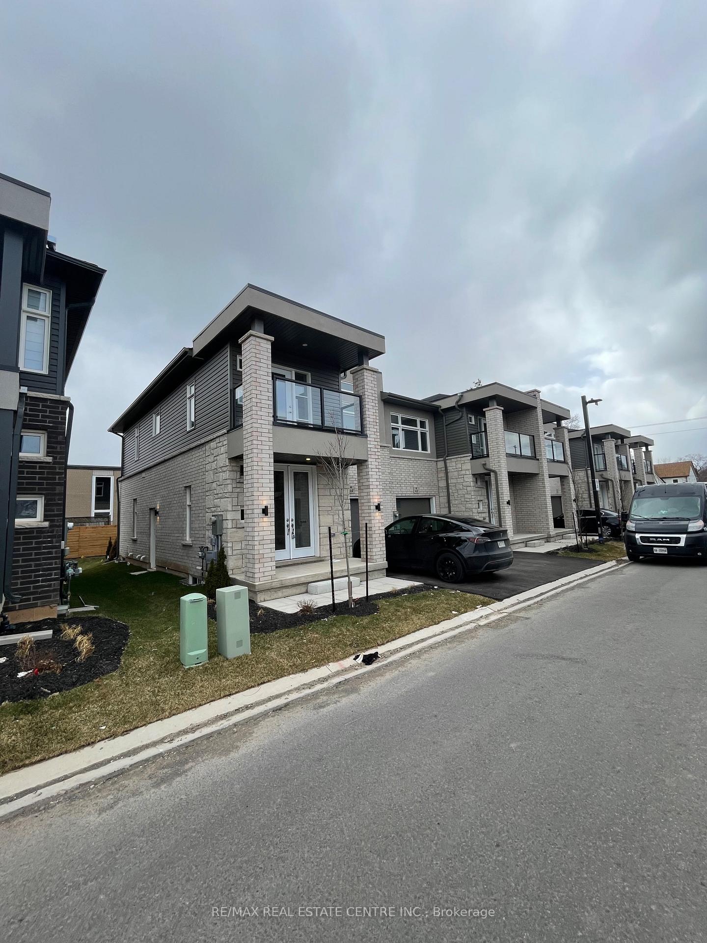 Photo 2 of Unit 44, 5672 Dorchester Road, Niagara Falls, Hospital — HOMEH