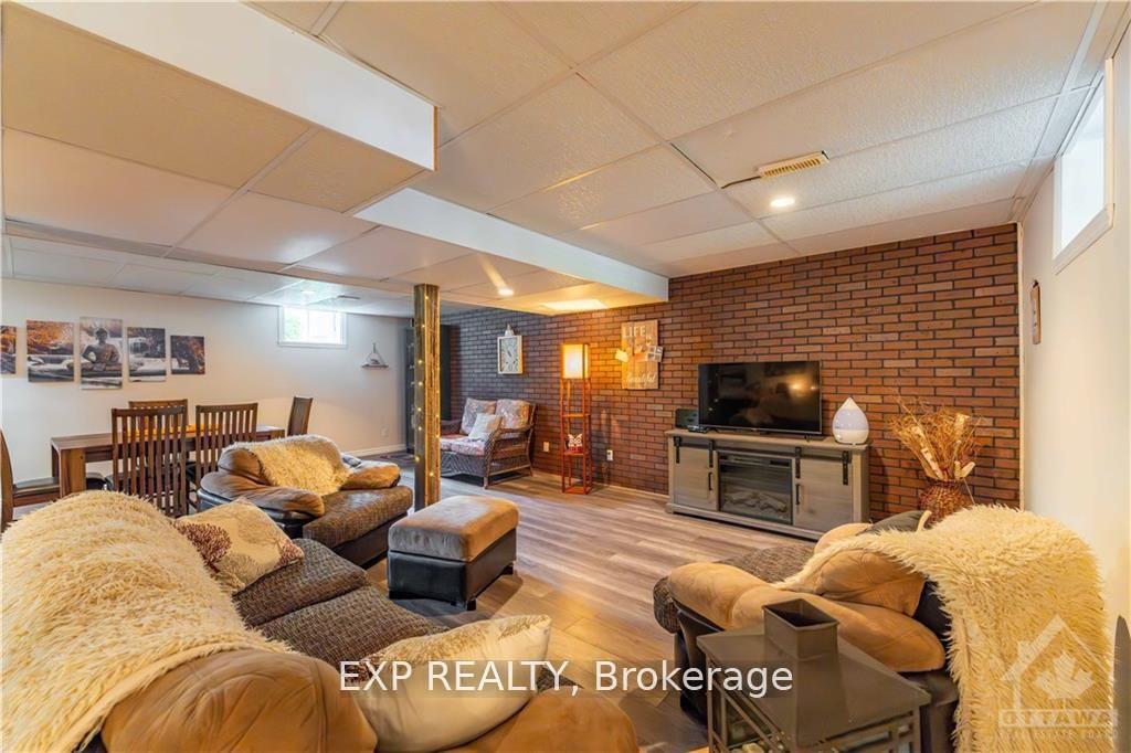Photo 21 of 50 Victoria Street E, North Glengarry, Alexandria — HOMEH