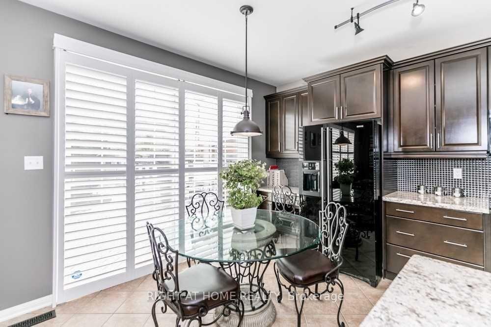 Photo 7 of 69 Callander Crescent, New Tecumseth, Alliston — HOMEH