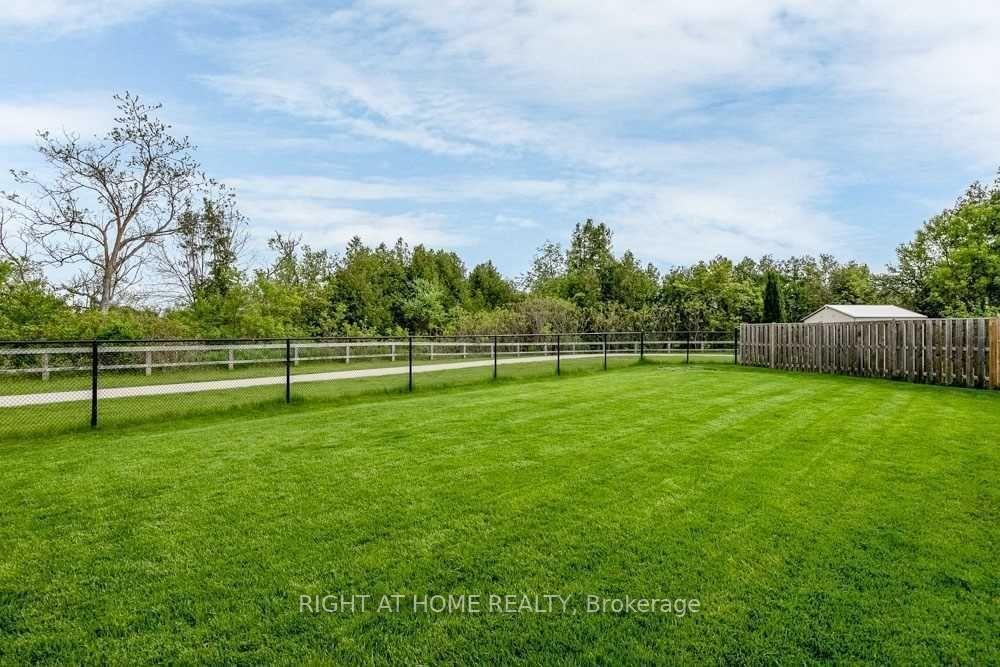 Photo 16 of 69 Callander Crescent, New Tecumseth, Alliston — HOMEH