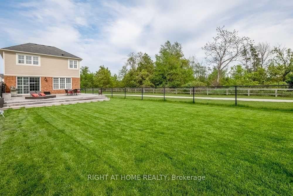 Photo 17 of 69 Callander Crescent, New Tecumseth, Alliston — HOMEH