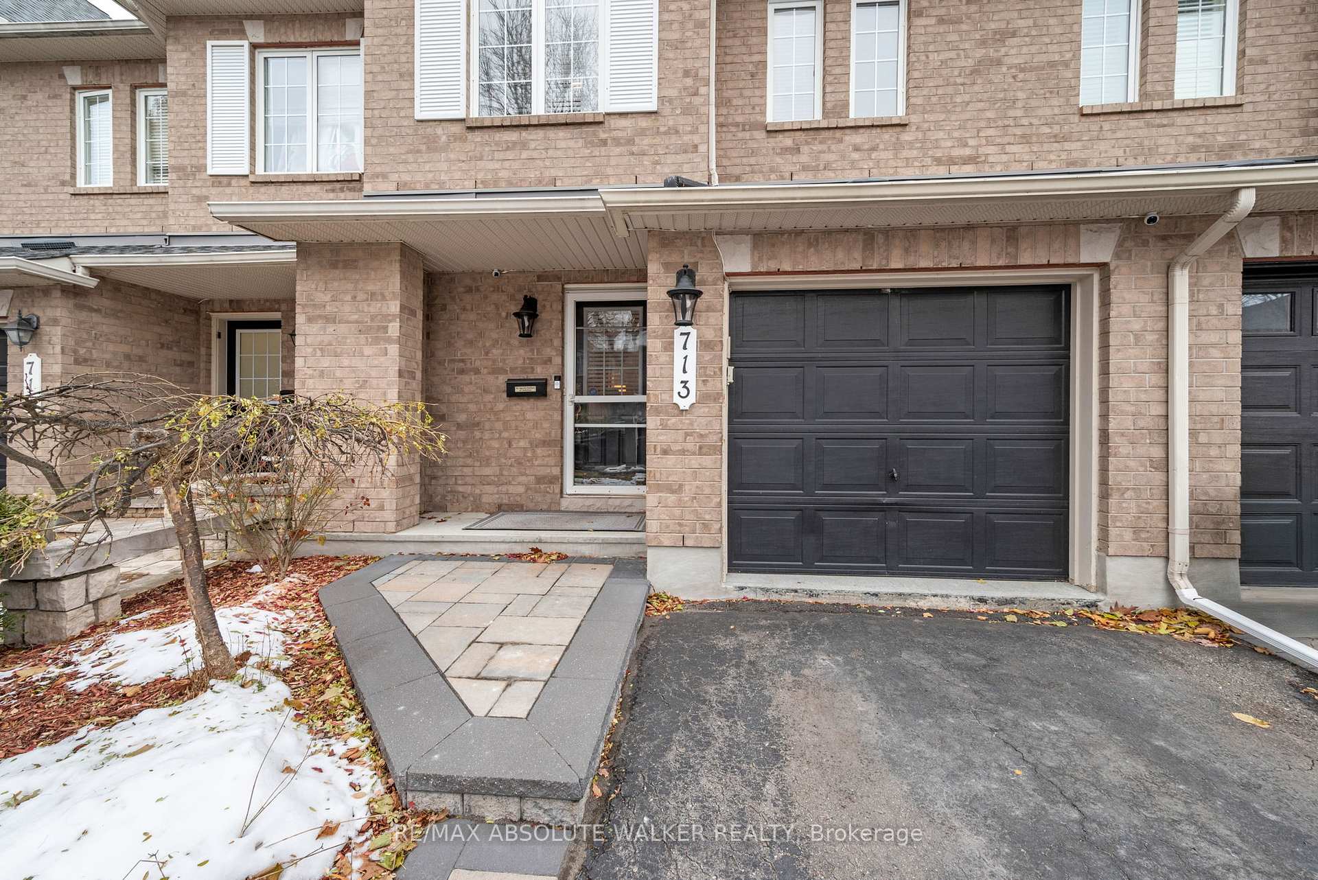 Photo 3 of 713 Carmella Crescent, Ottawa, Avalon East — HOMEH