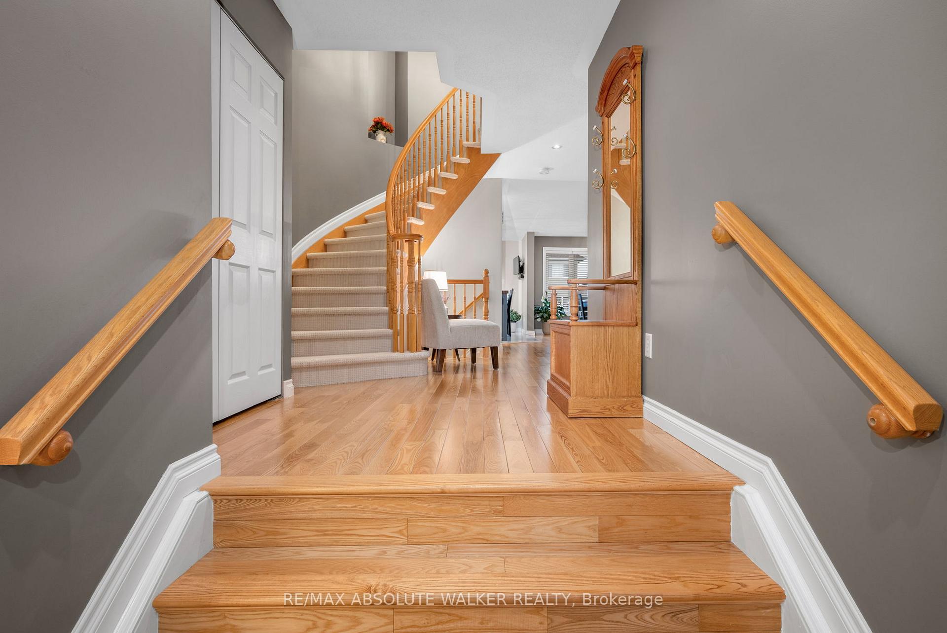 Photo 5 of 713 Carmella Crescent, Ottawa, Avalon East — HOMEH