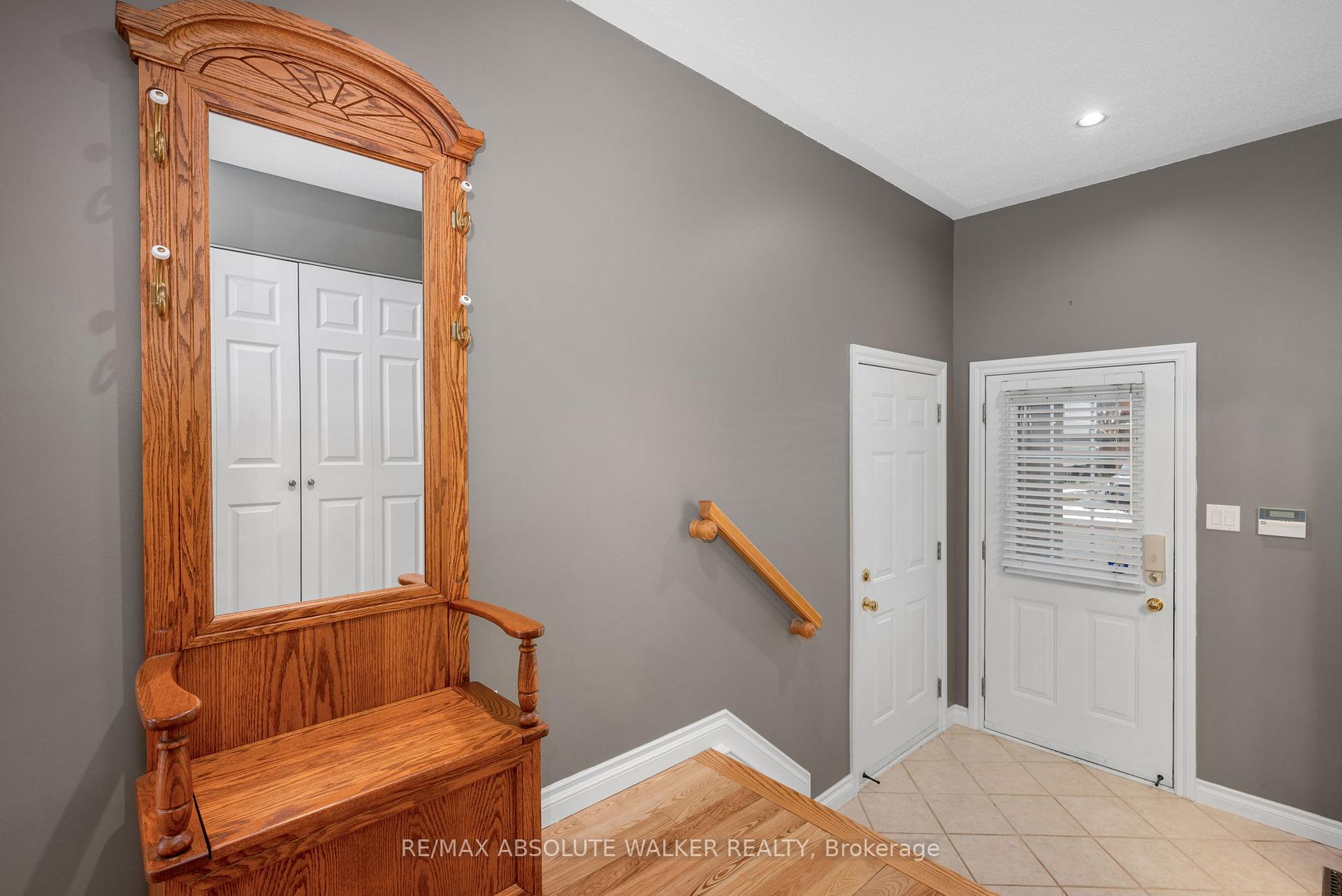 Photo 7 of 713 Carmella Crescent, Ottawa, Avalon East — HOMEH