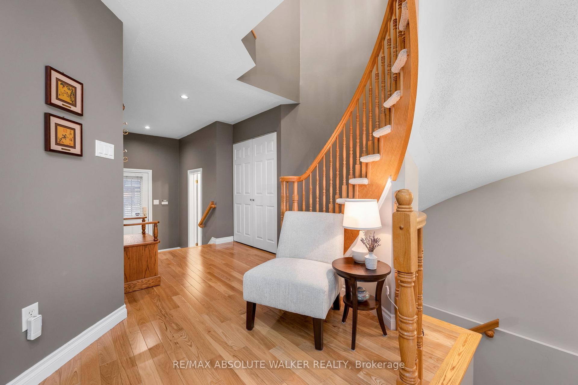 Photo 10 of 713 Carmella Crescent, Ottawa, Avalon East — HOMEH