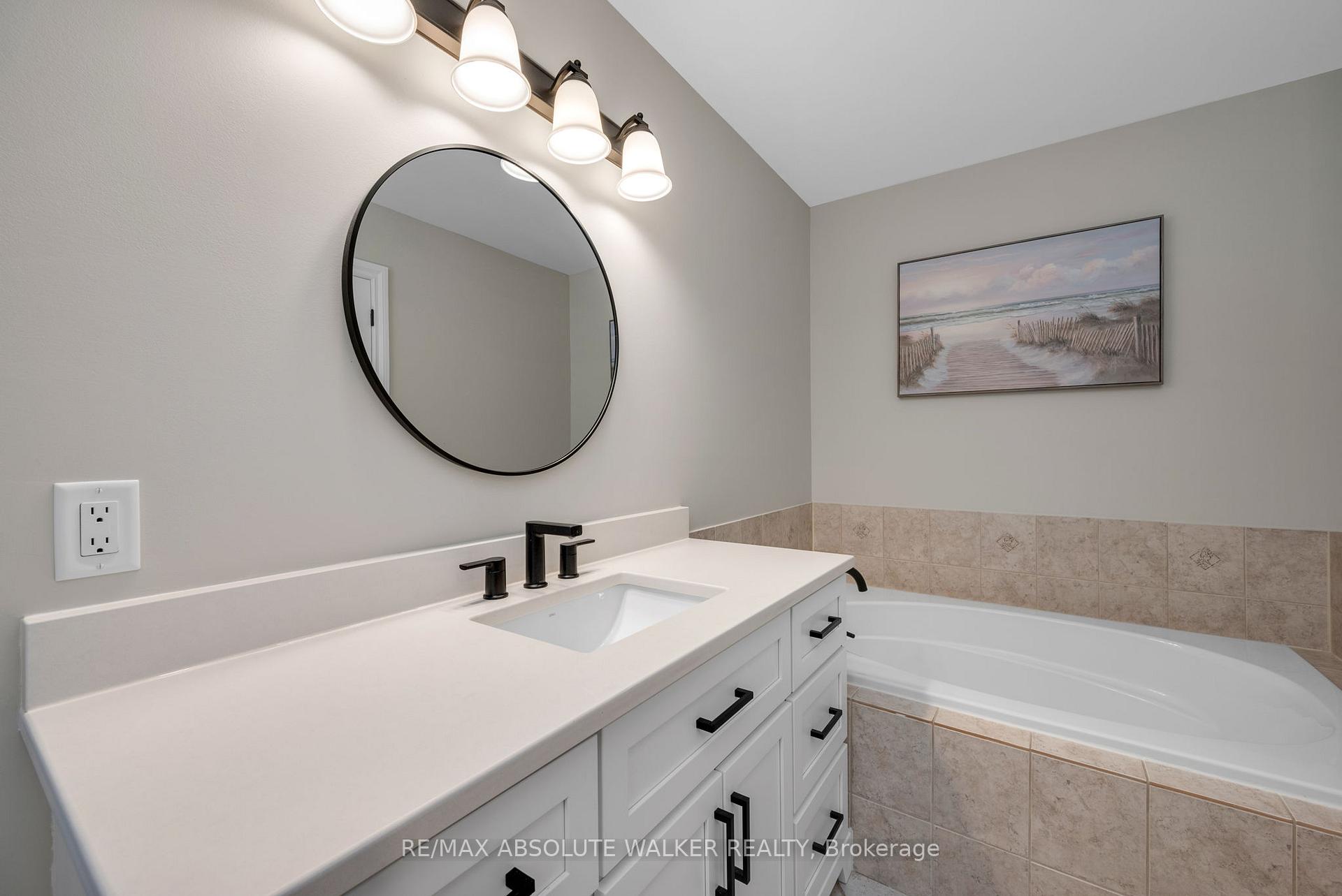 Photo 32 of 713 Carmella Crescent, Ottawa, Avalon East — HOMEH