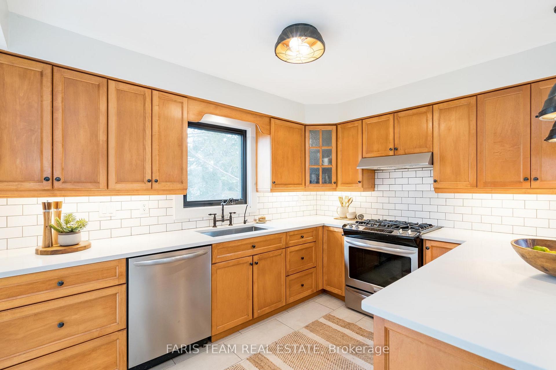 Photo 12 of 261 Edenwood Crescent, Orangeville — HOMEH