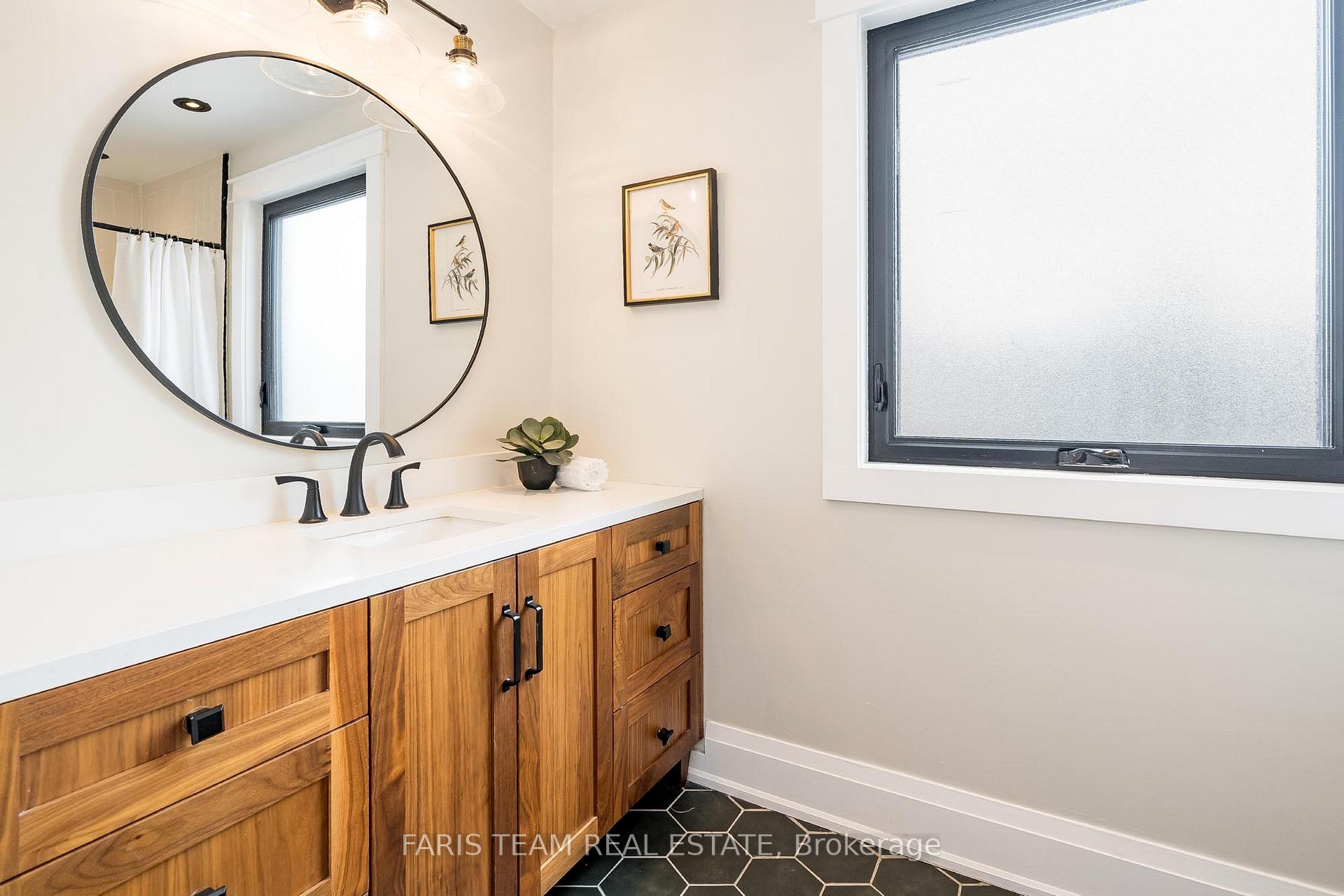 Photo 13 of 261 Edenwood Crescent, Orangeville — HOMEH