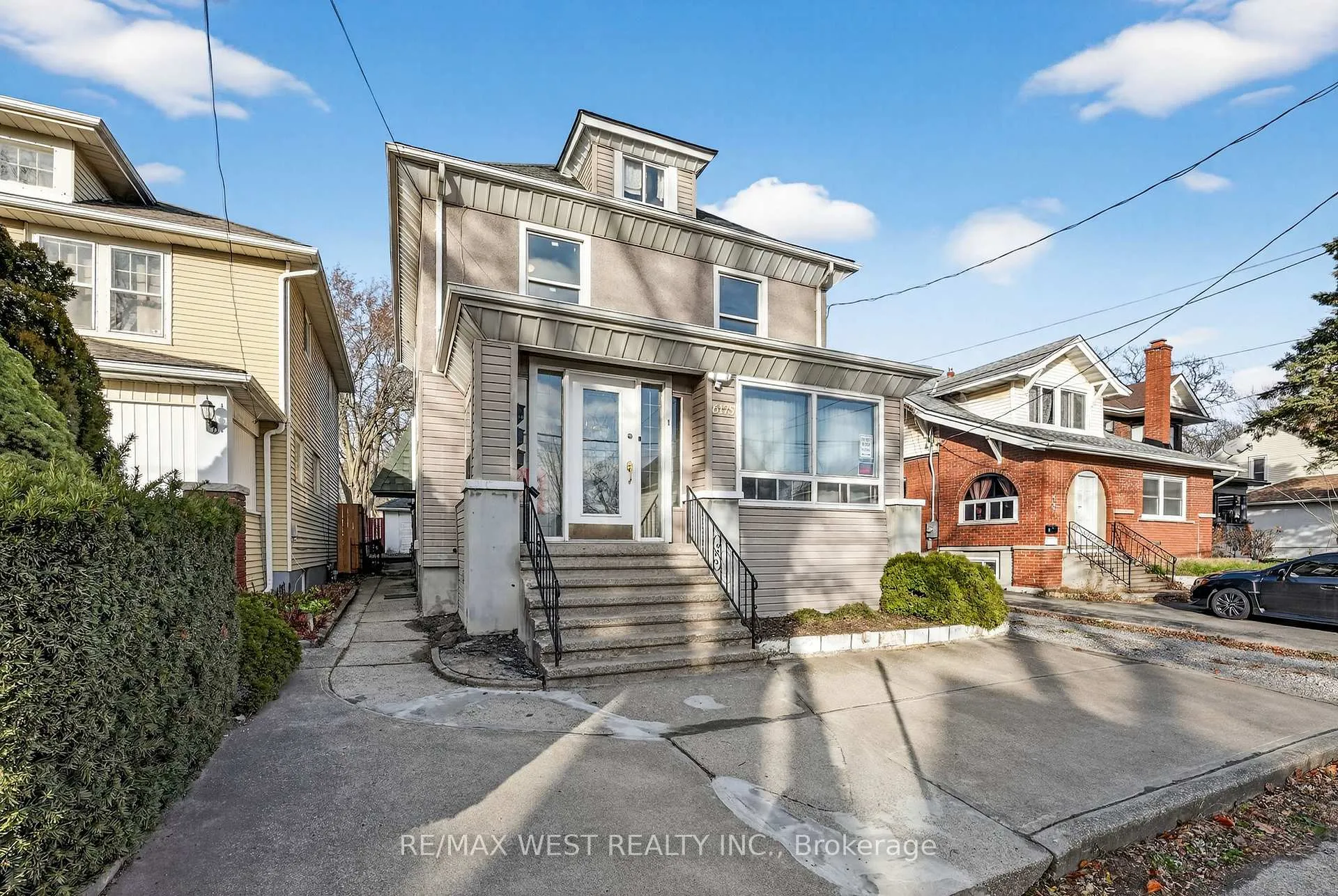 Photo 2 of 6175 Barker Street, Niagara Falls, Dorchester — HOMEH