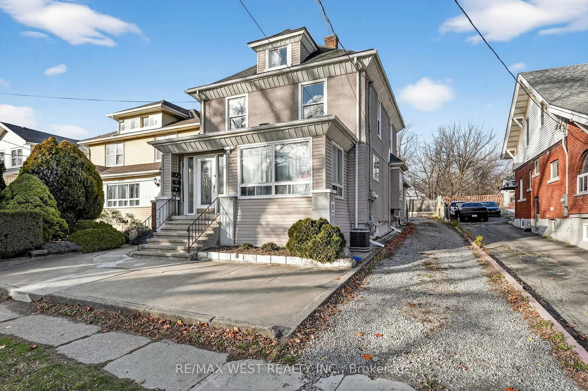 Photo 12 of 6175 Barker Street, Niagara Falls, Dorchester — HOMEH