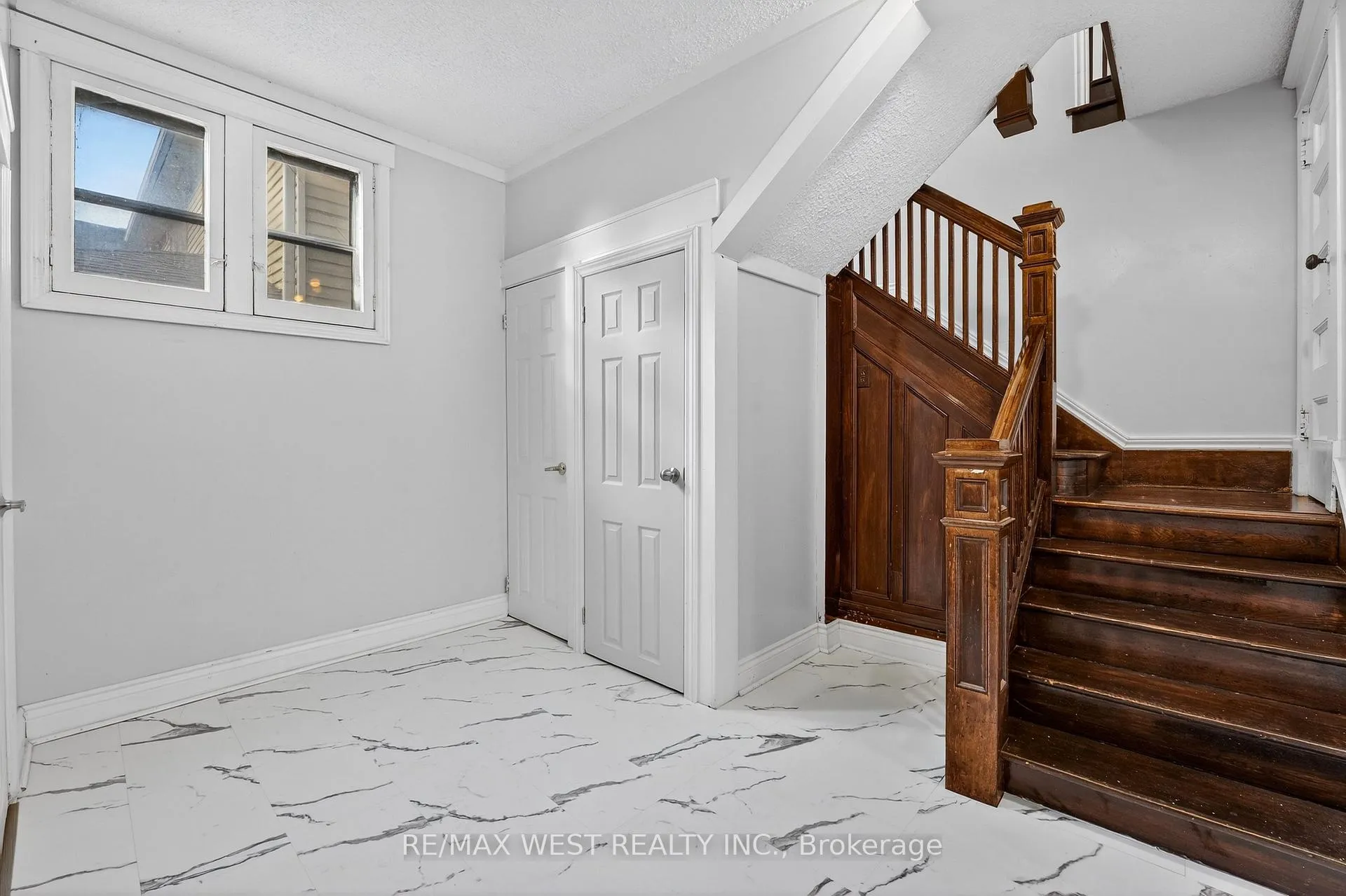 Photo 24 of 6175 Barker Street, Niagara Falls, Dorchester — HOMEH