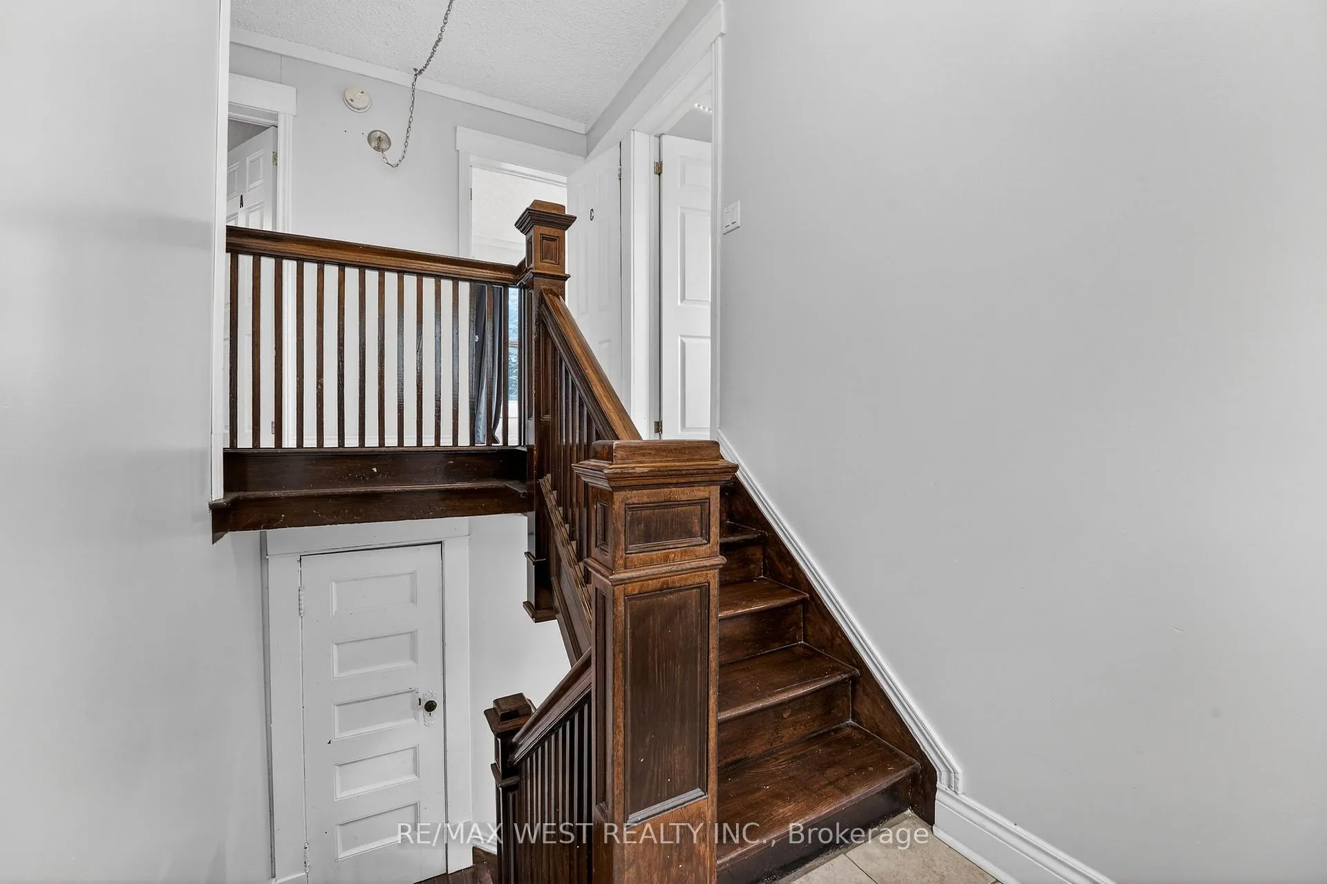 Photo 61 of 6175 Barker Street, Niagara Falls, Dorchester — HOMEH