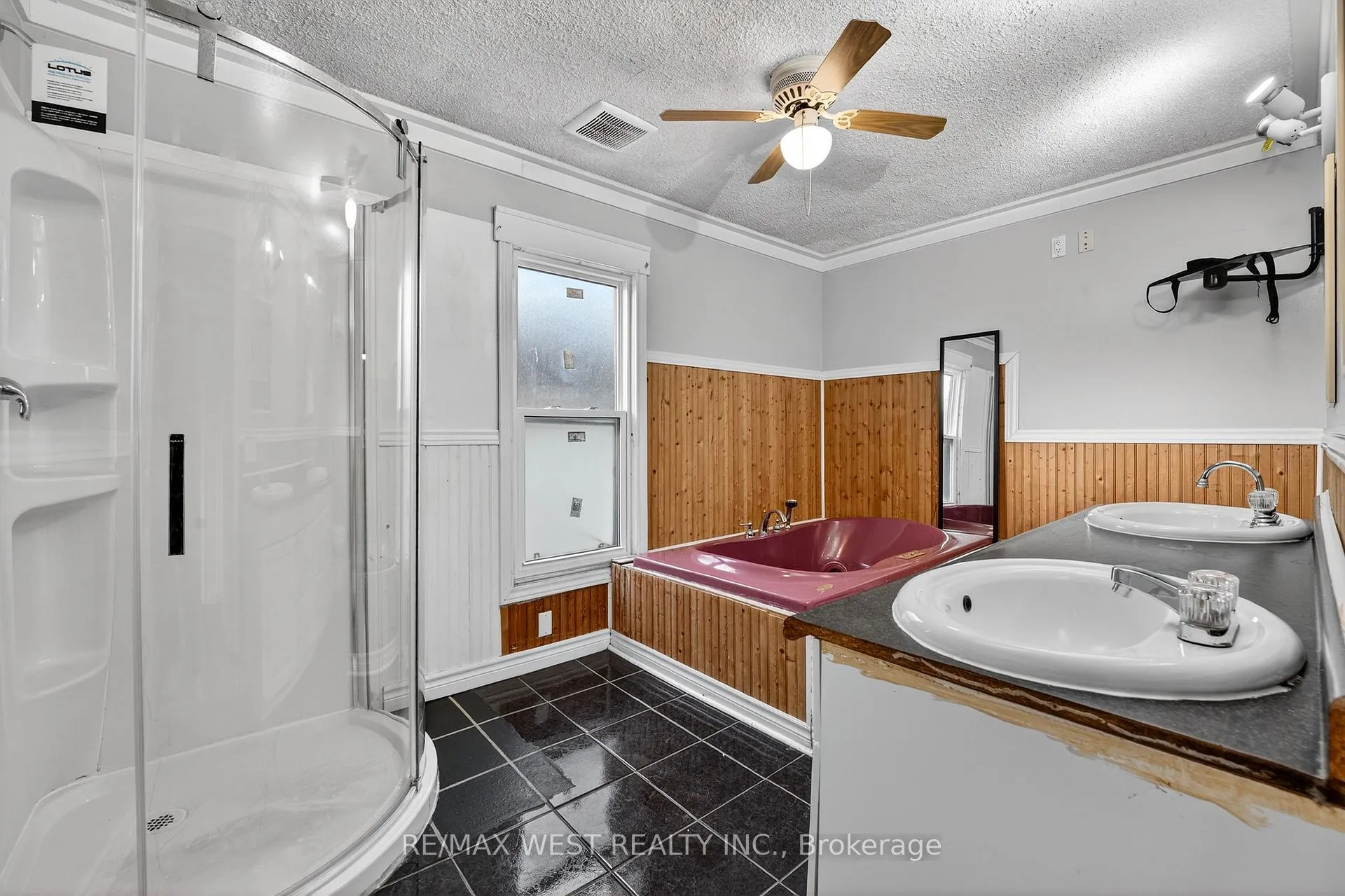Photo 92 of 6175 Barker Street, Niagara Falls, Dorchester — HOMEH