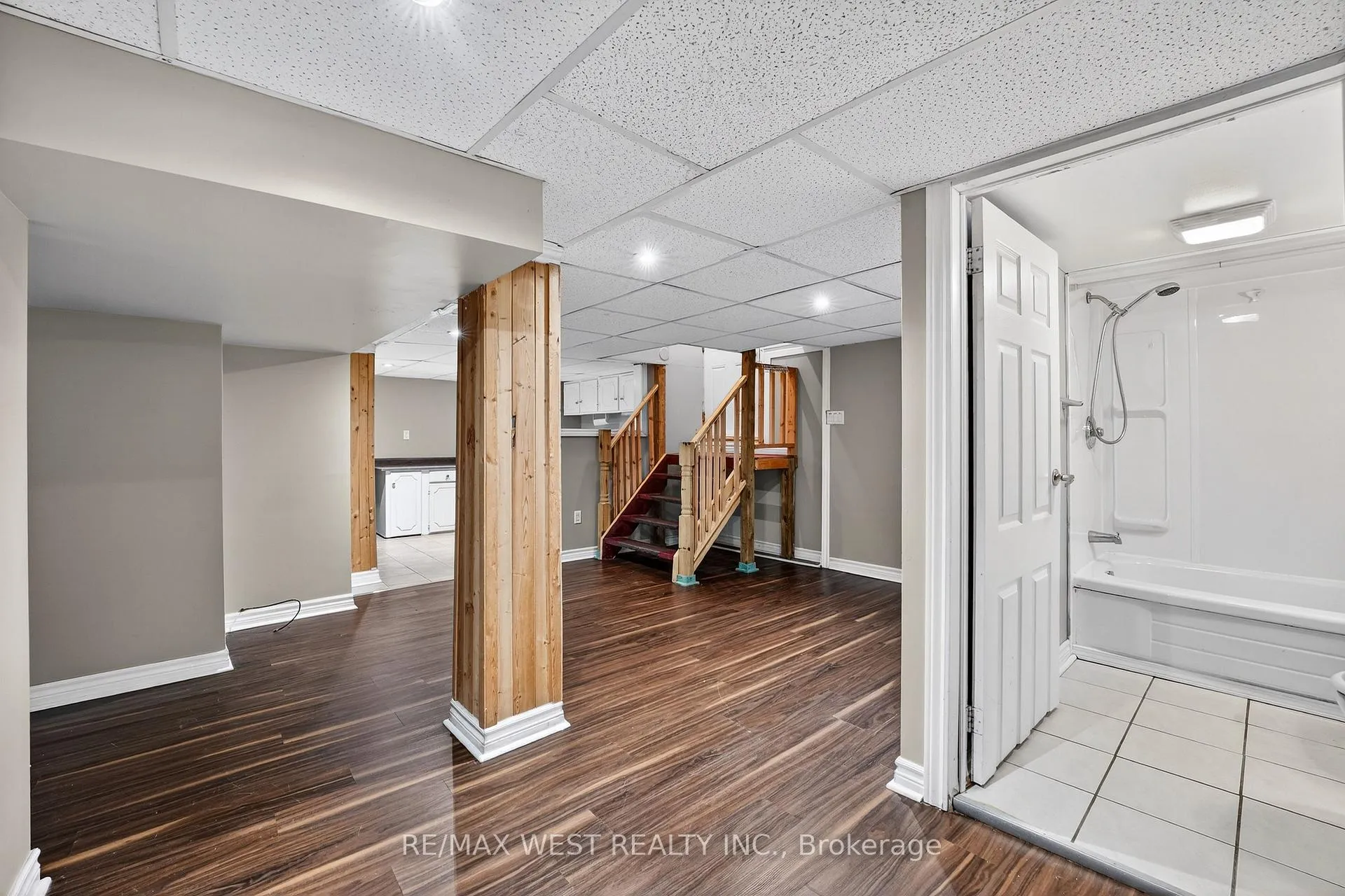 Photo 124 of 6175 Barker Street, Niagara Falls, Dorchester — HOMEH
