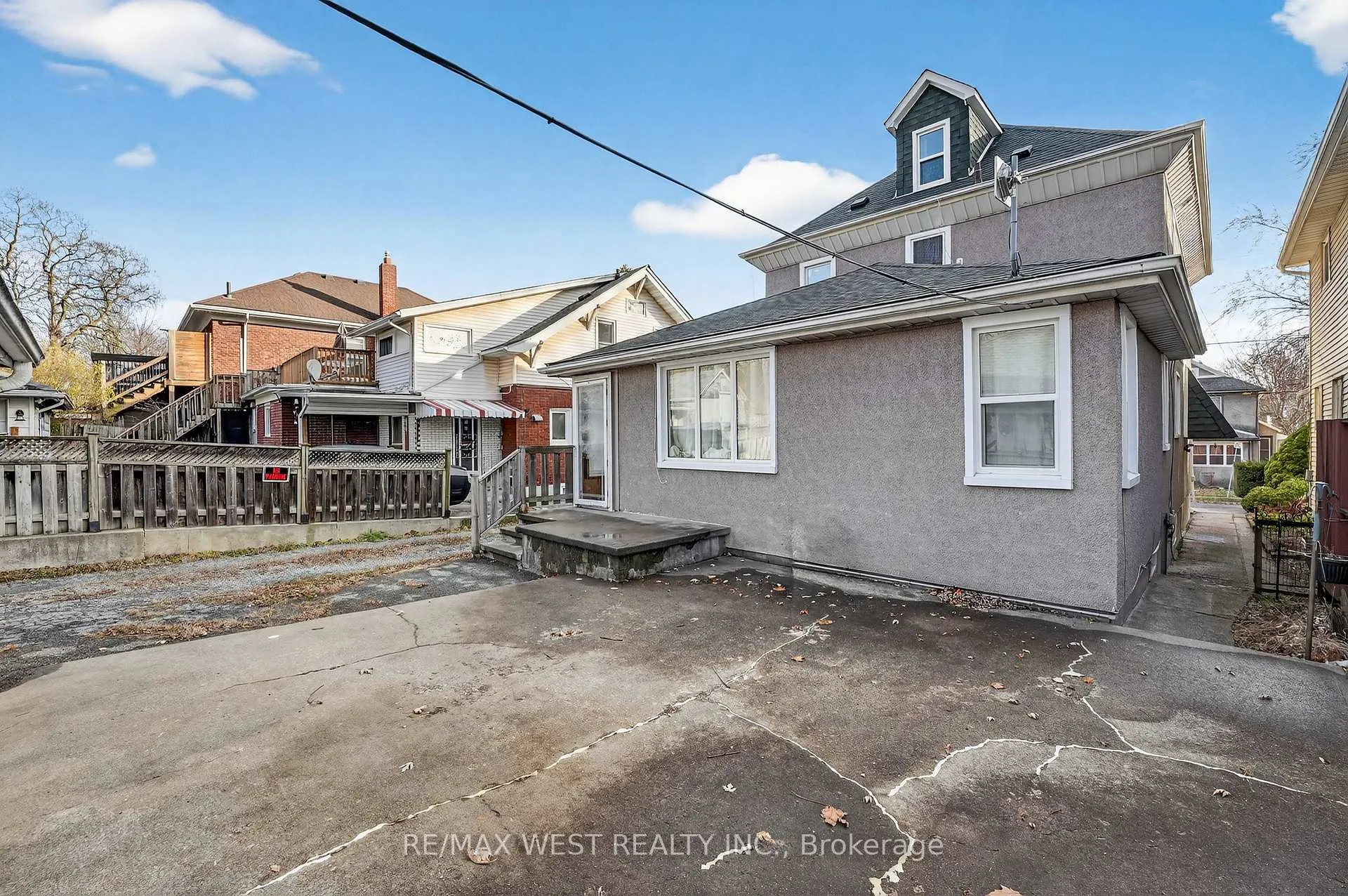 Photo 182 of 6175 Barker Street, Niagara Falls, Dorchester — HOMEH
