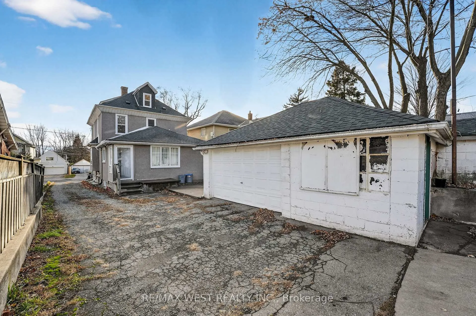 Photo 188 of 6175 Barker Street, Niagara Falls, Dorchester — HOMEH