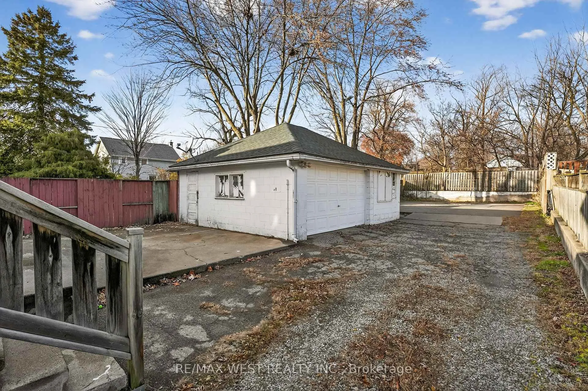 Photo 191 of 6175 Barker Street, Niagara Falls, Dorchester — HOMEH