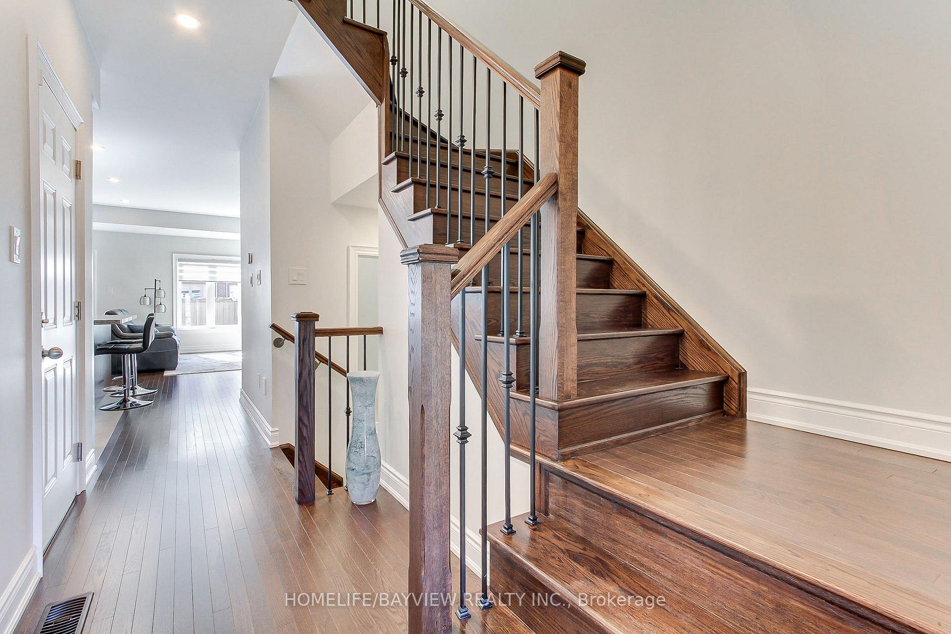 Photo 7 of 37 Arnold Crescent, New Tecumseth, Alliston — HOMEH