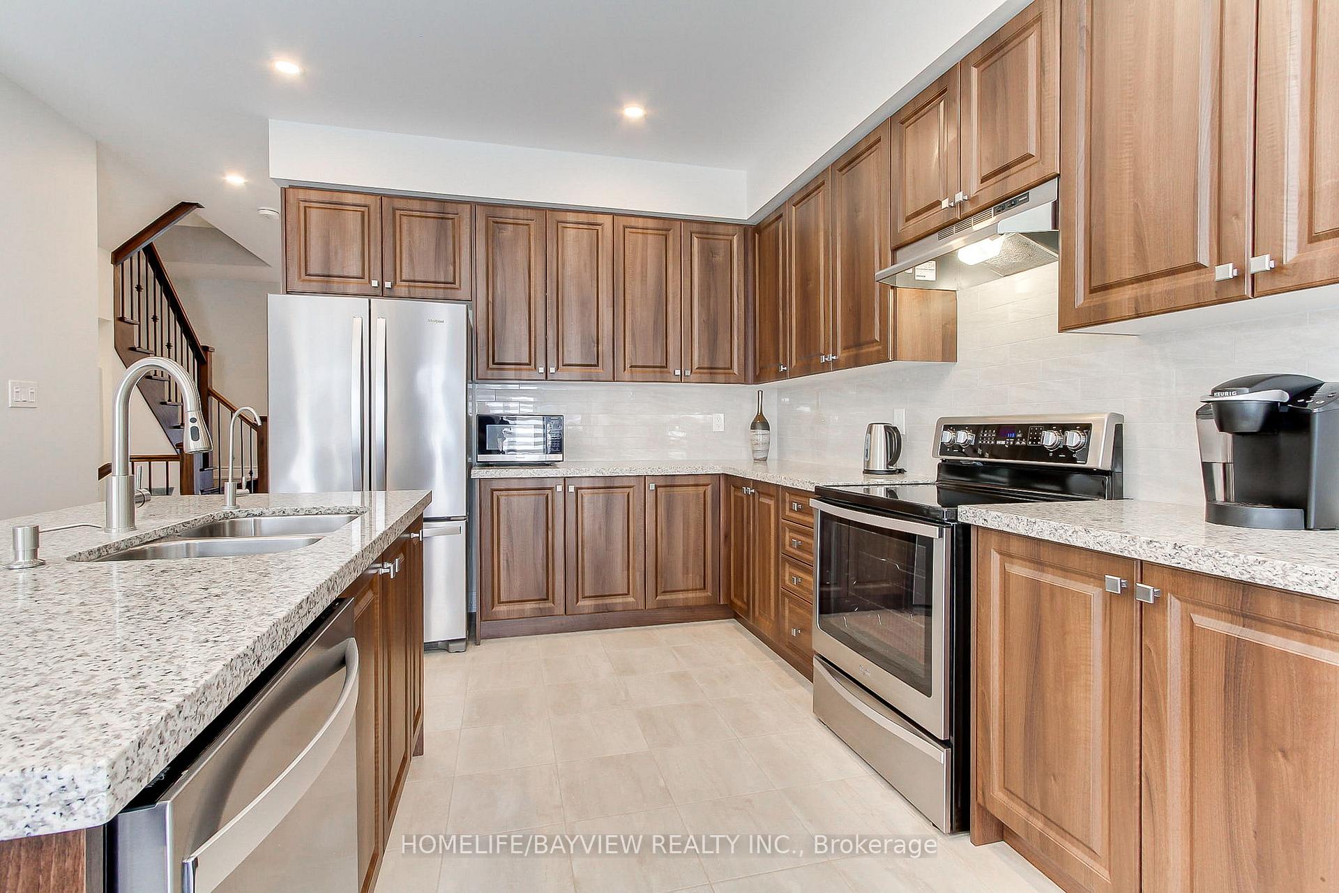 Photo 9 of 37 Arnold Crescent, New Tecumseth, Alliston — HOMEH