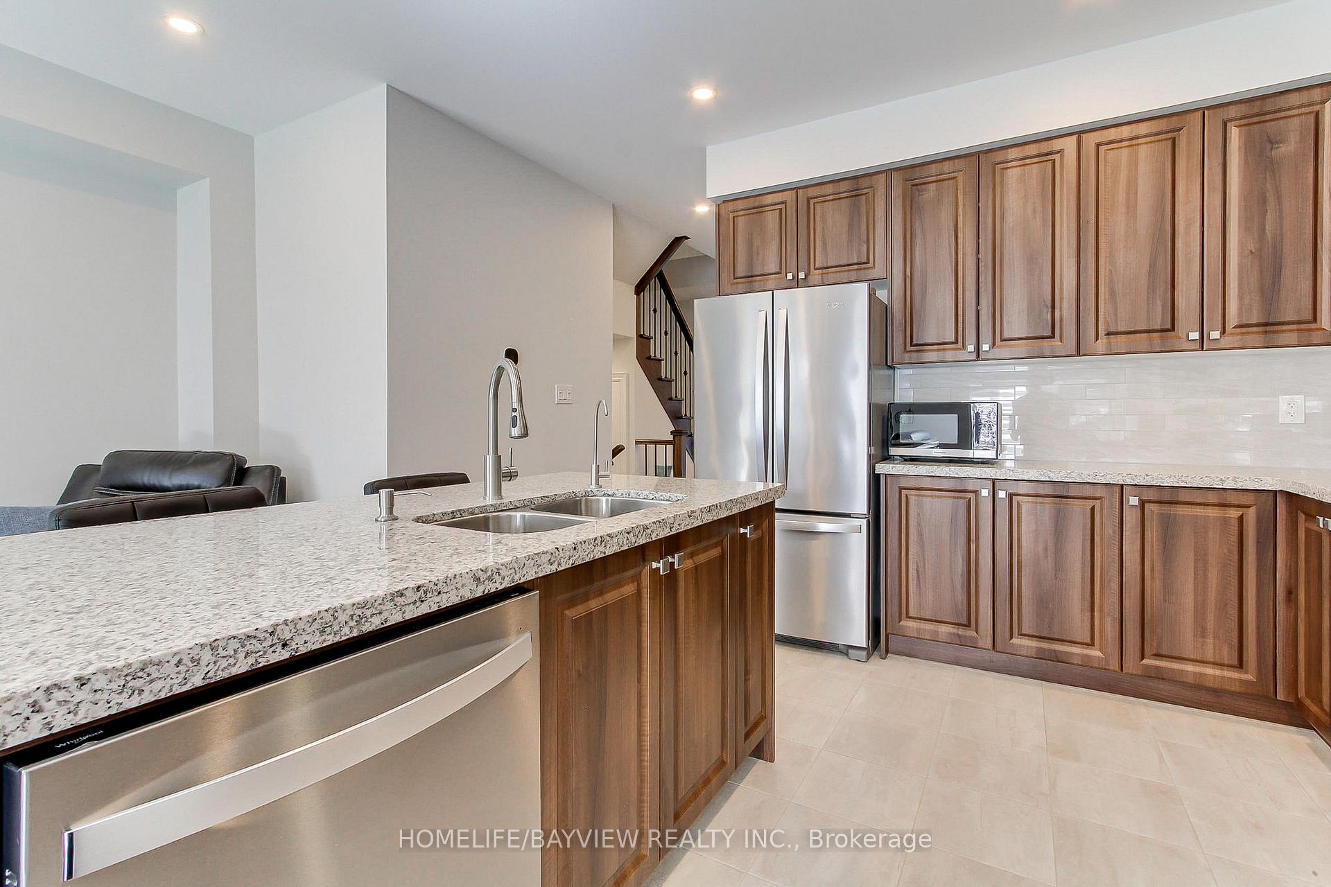 Photo 11 of 37 Arnold Crescent, New Tecumseth, Alliston — HOMEH