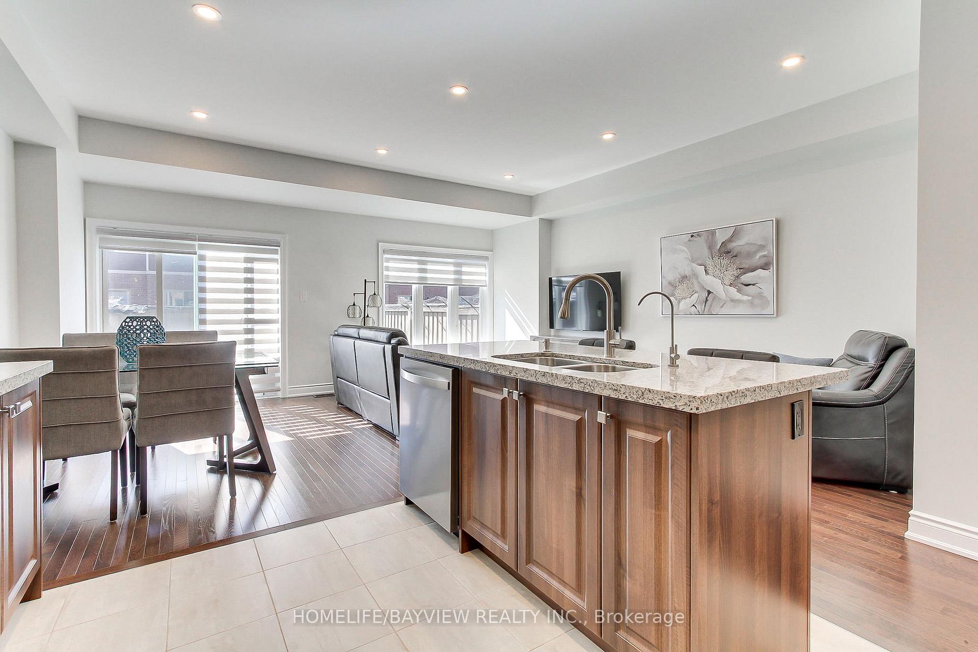 Photo 13 of 37 Arnold Crescent, New Tecumseth, Alliston — HOMEH