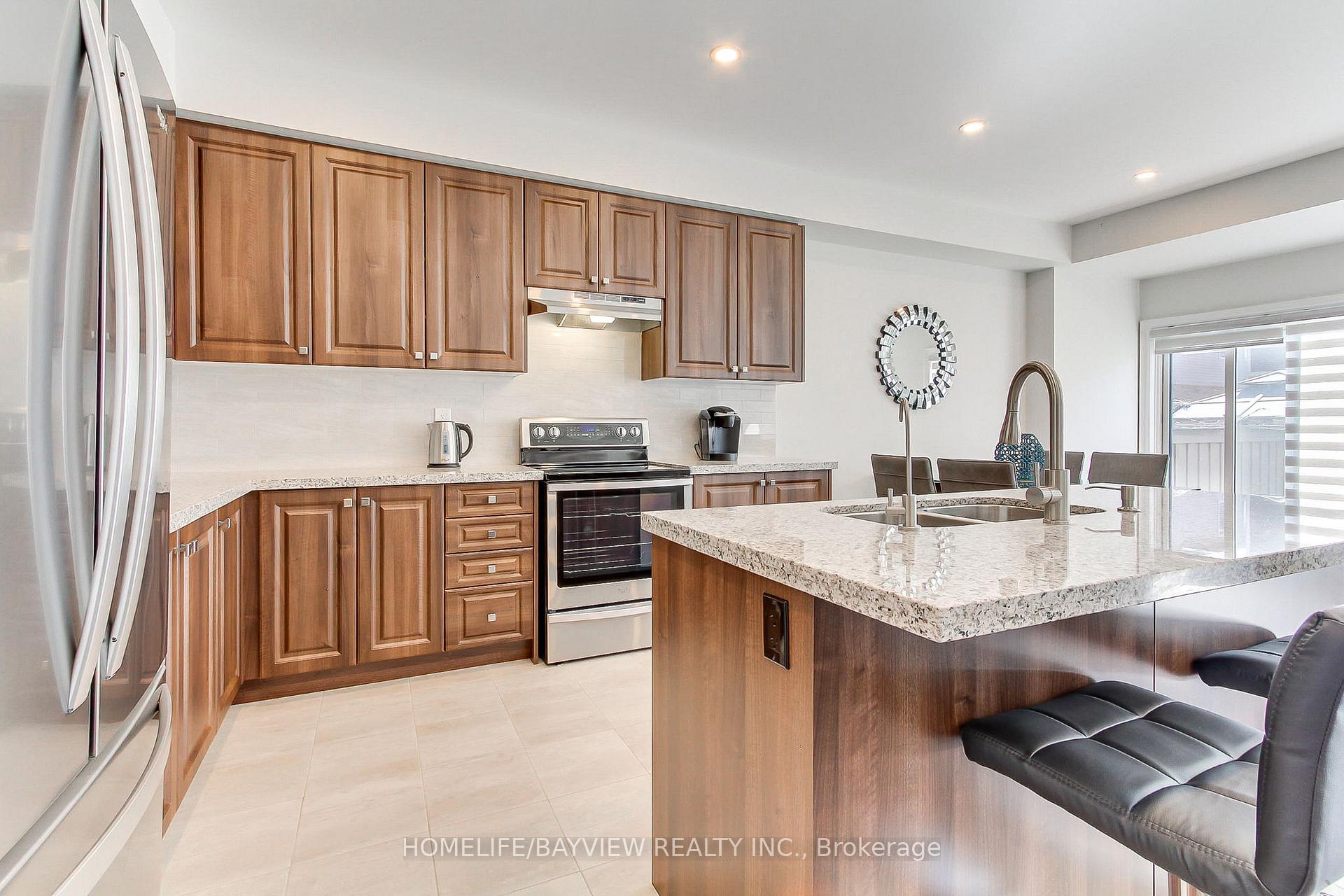 Photo 14 of 37 Arnold Crescent, New Tecumseth, Alliston — HOMEH