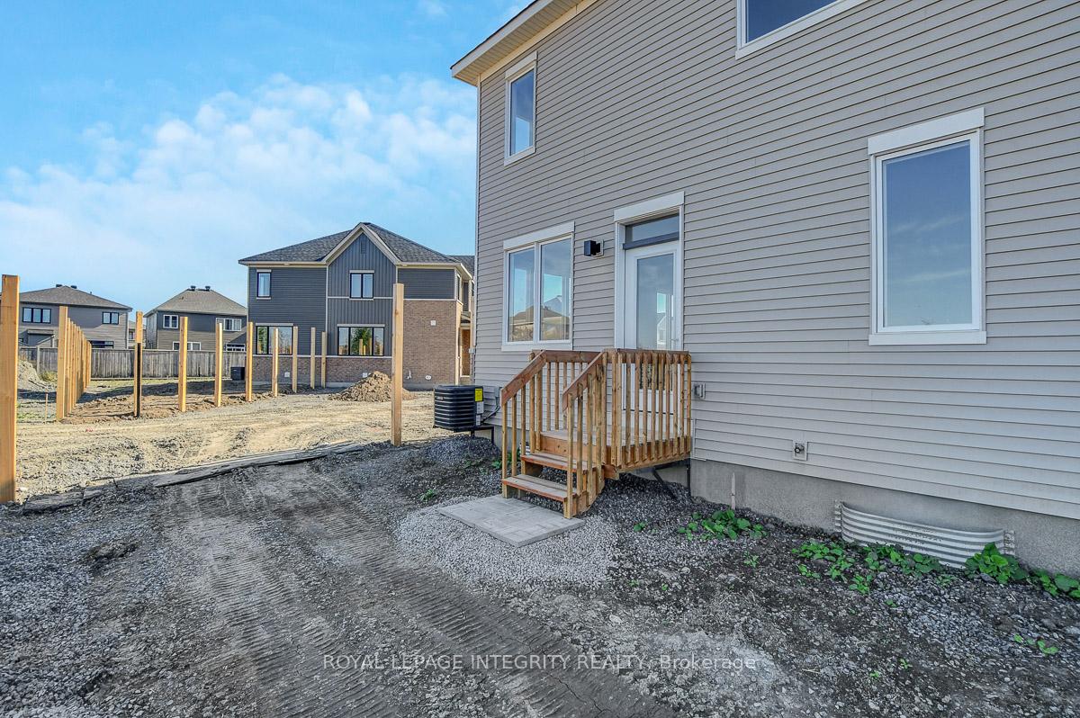 Photo 30 of 117 Ryan Reynolds Way, Ottawa, Avalon West — HOMEH