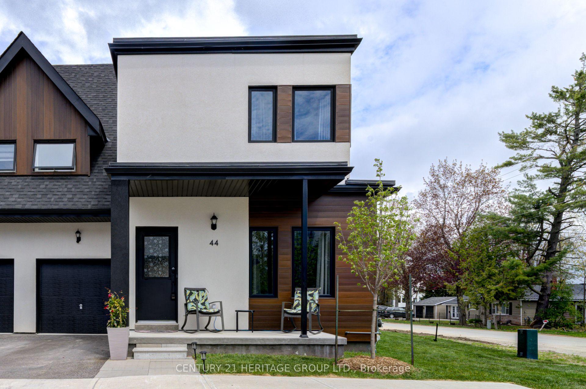 Photo 2 of 44 Ruby Crescent, Orillia — HOMEH