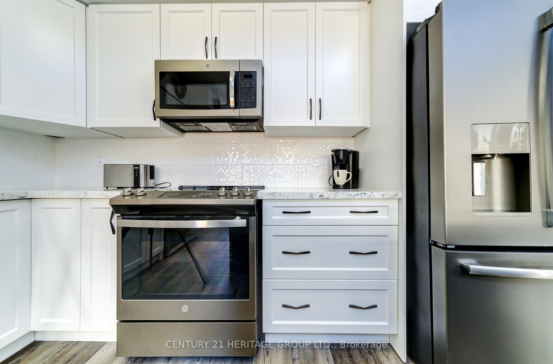 Photo 10 of 44 Ruby Crescent, Orillia — HOMEH