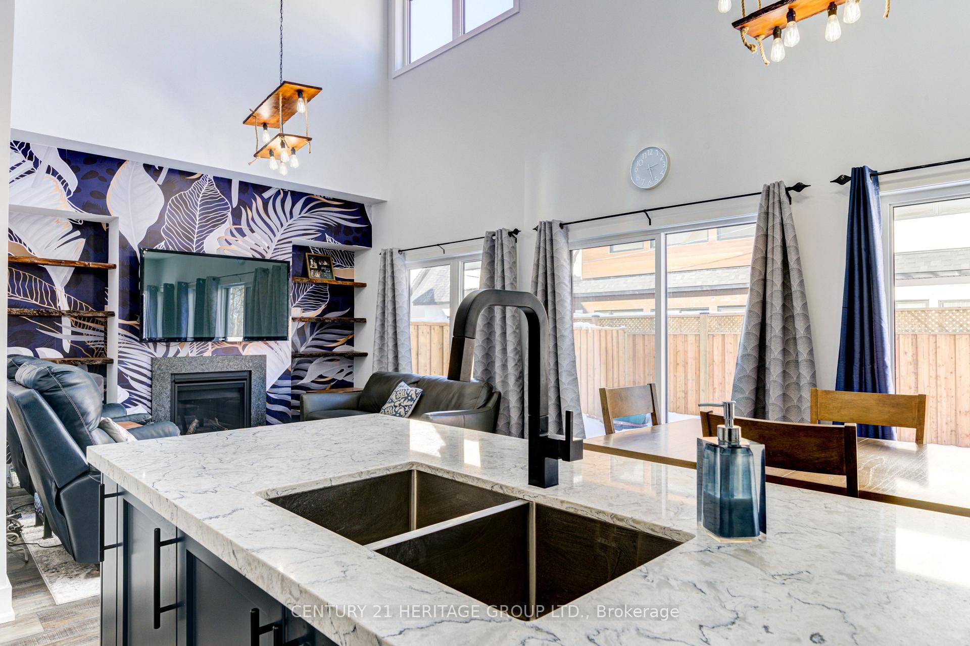 Photo 11 of 44 Ruby Crescent, Orillia — HOMEH