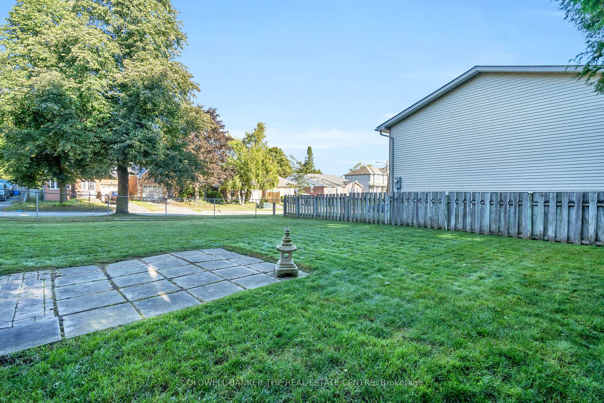 Photo 17 of 1 Andrew Avenue, Orangeville — HOMEH