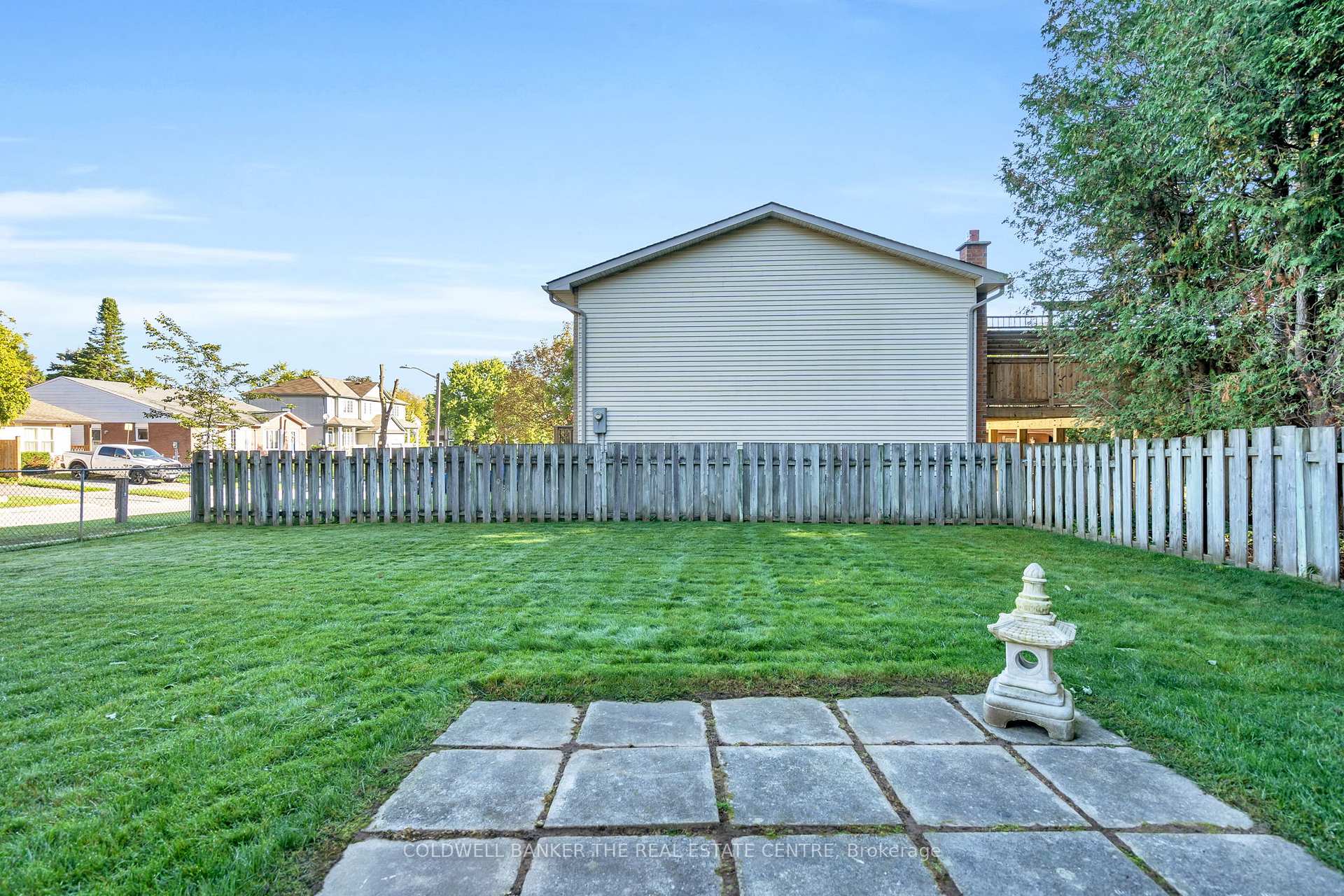 Photo 21 of 1 Andrew Avenue, Orangeville — HOMEH