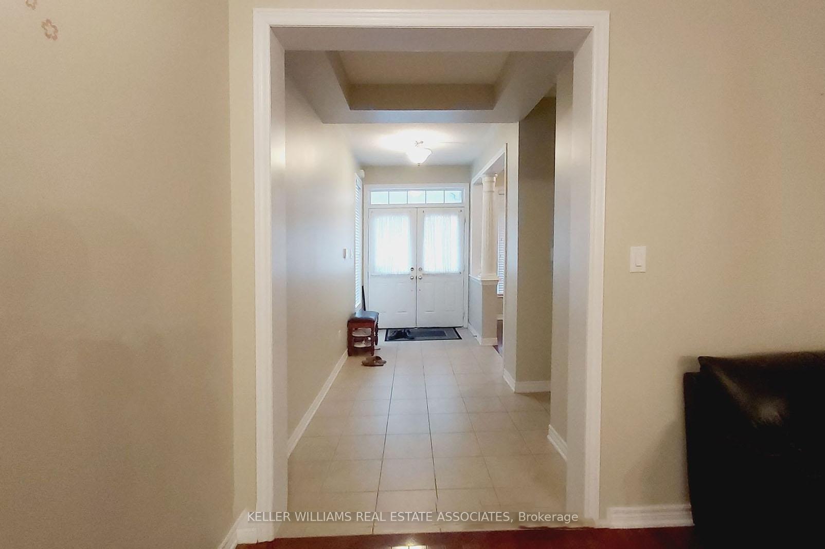 Photo 2 of 111 Geddington Crescent, Markham, Box Grove — HOMEH