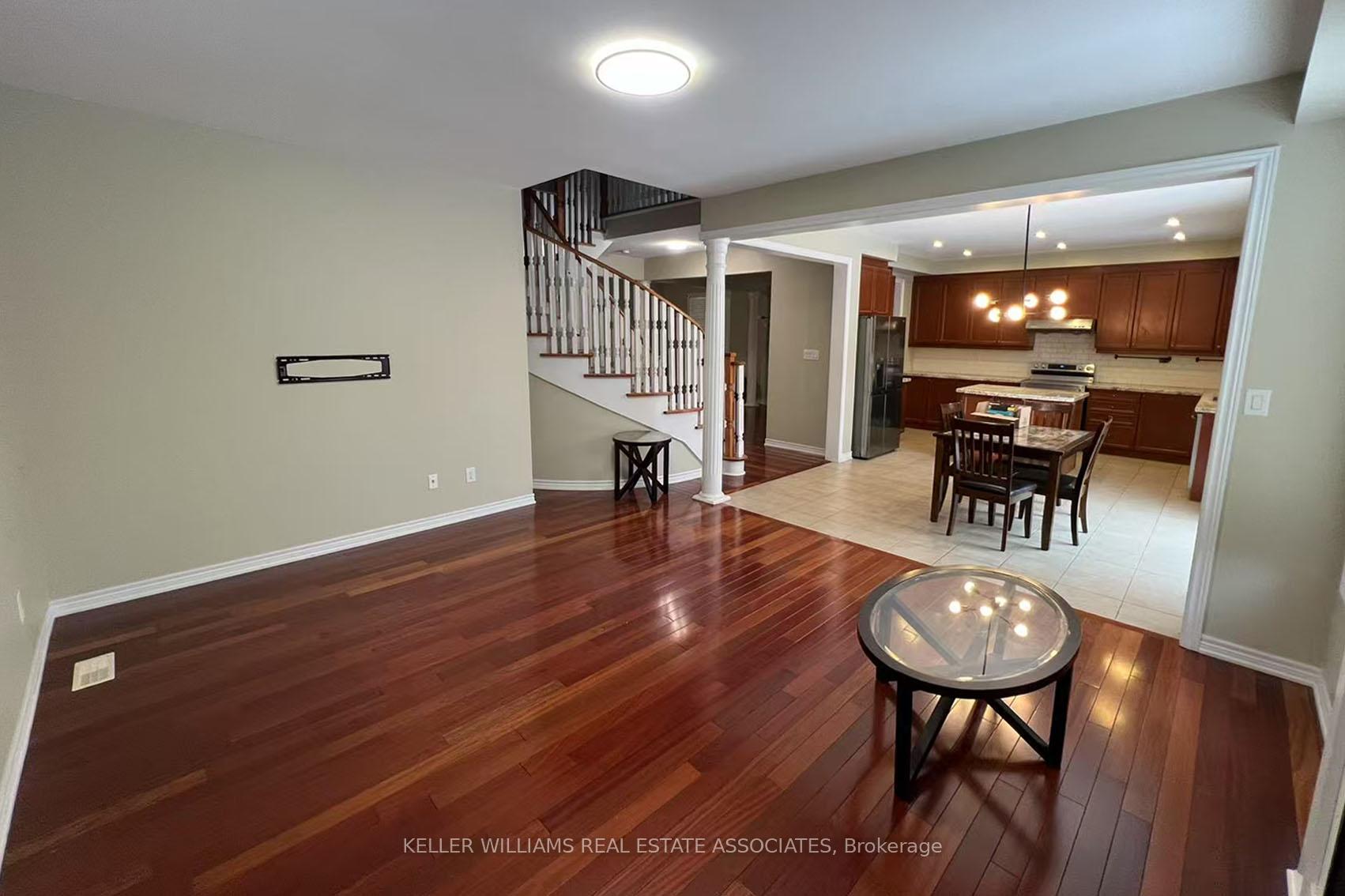 Photo 6 of 111 Geddington Crescent, Markham, Box Grove — HOMEH