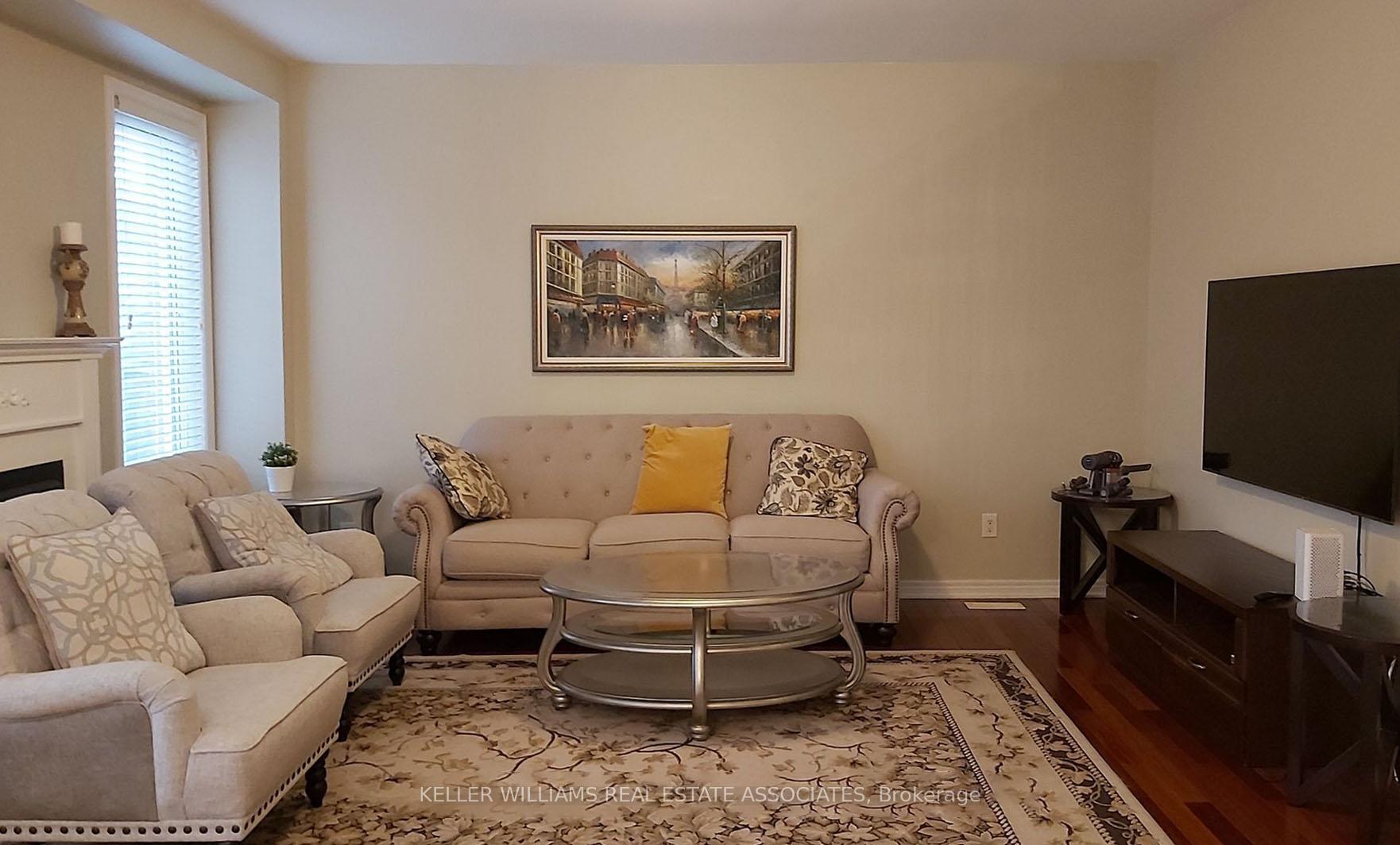Photo 7 of 111 Geddington Crescent, Markham, Box Grove — HOMEH