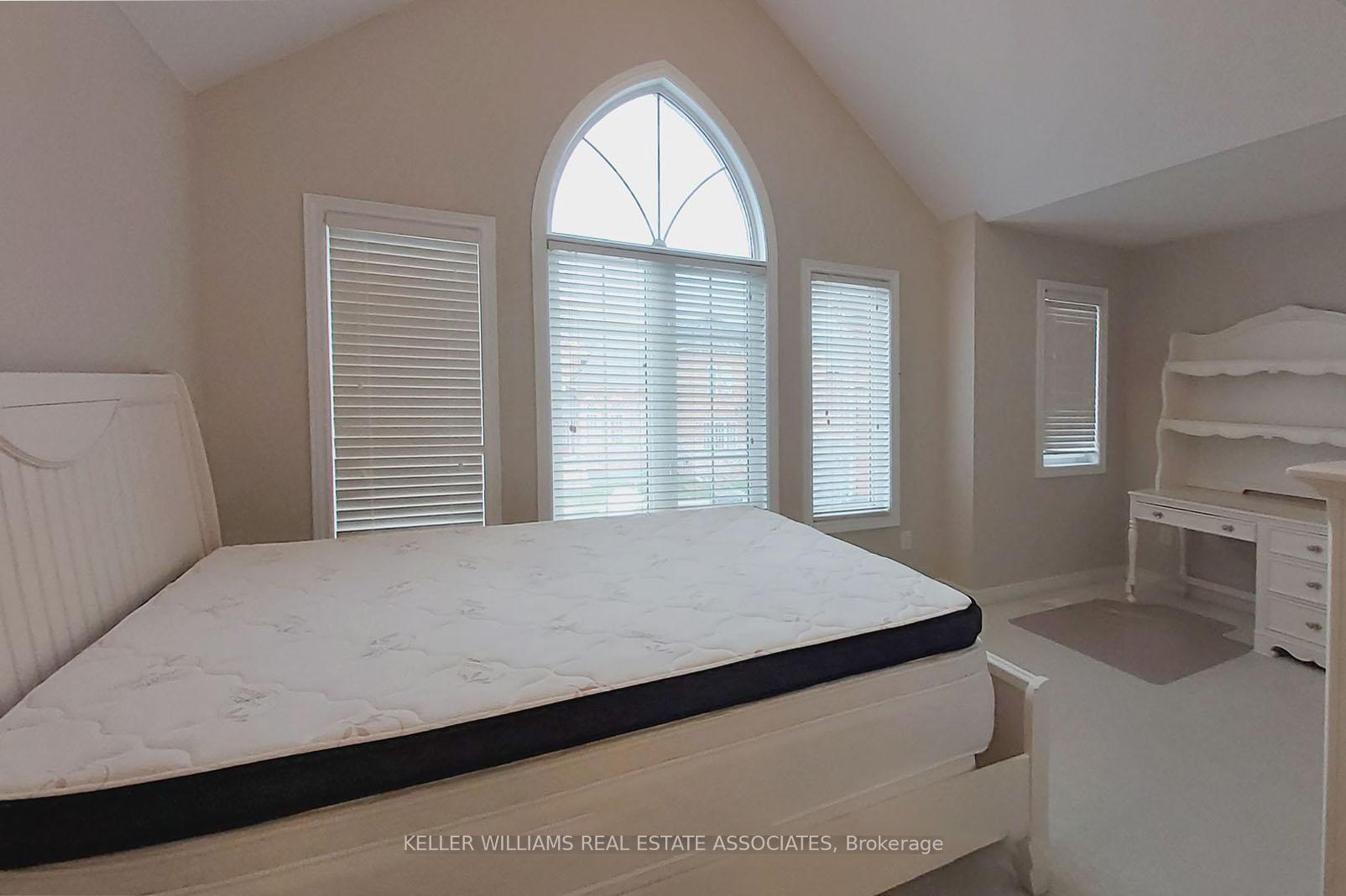Photo 10 of 111 Geddington Crescent, Markham, Box Grove — HOMEH
