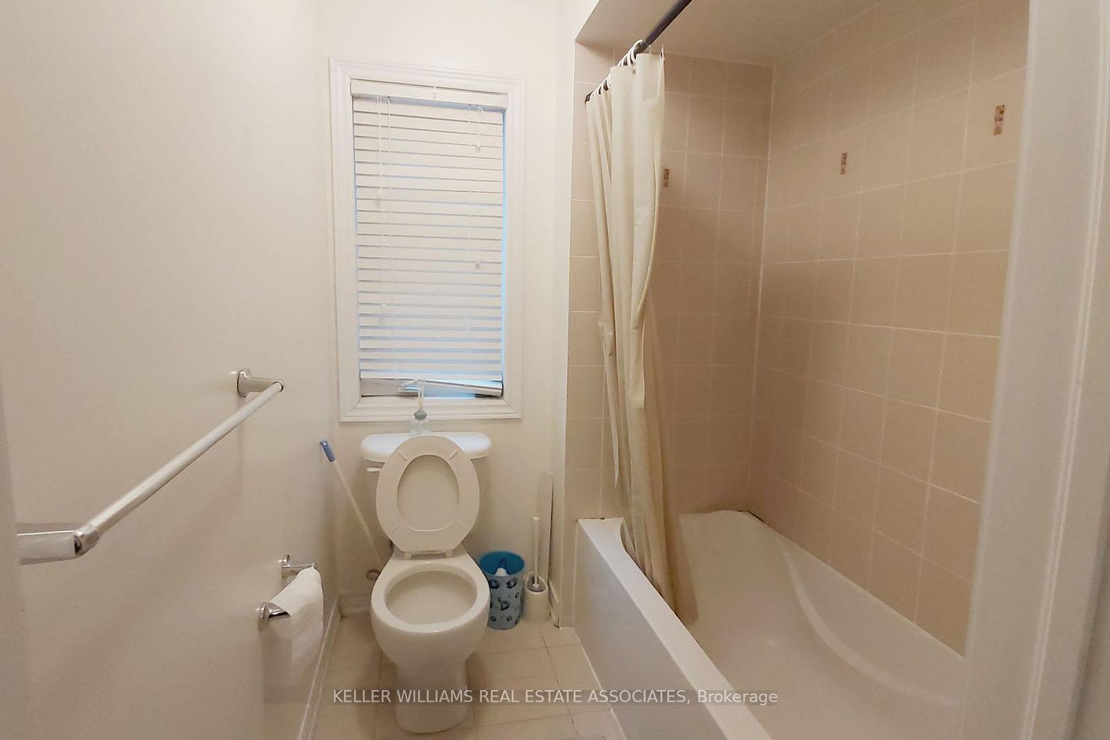 Photo 12 of 111 Geddington Crescent, Markham, Box Grove — HOMEH