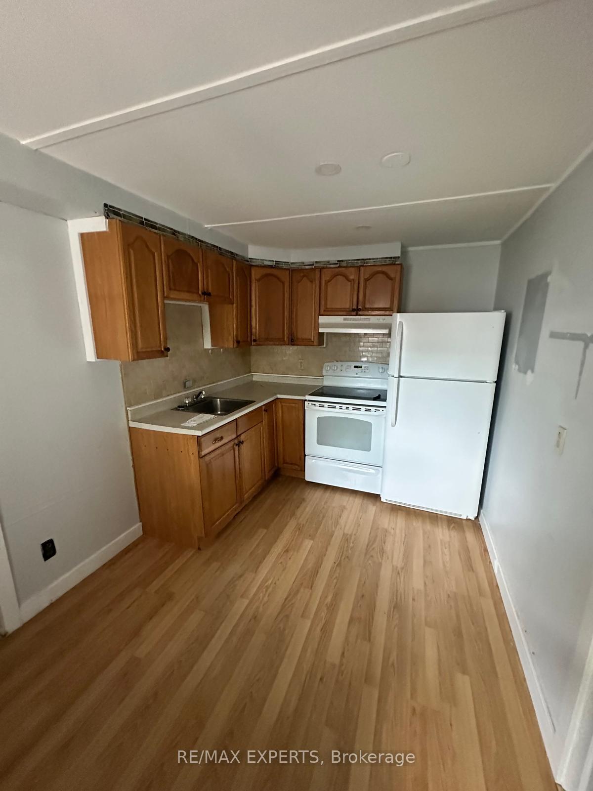 Photo 3 of Unit B, 62 West Street, Orillia — HOMEH