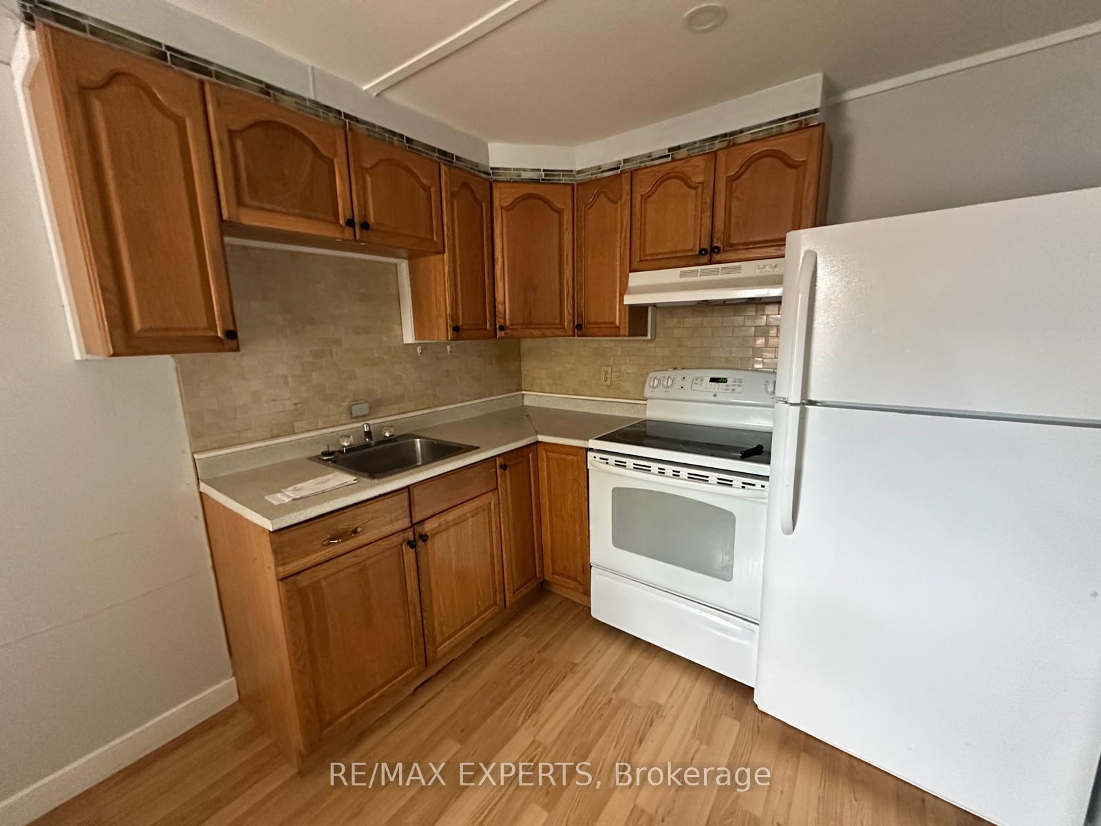 Photo 4 of Unit B, 62 West Street, Orillia — HOMEH