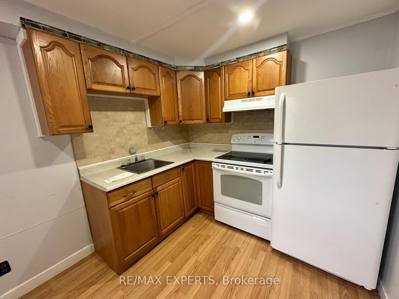 Photo 5 of Unit B, 62 West Street, Orillia — HOMEH