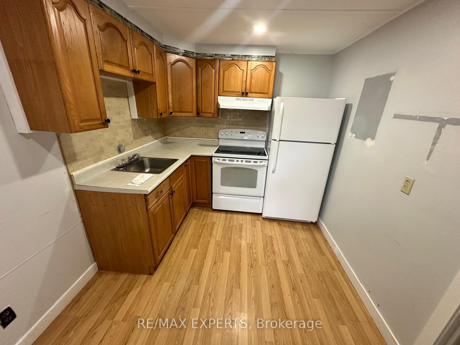 Photo 6 of Unit B, 62 West Street, Orillia — HOMEH