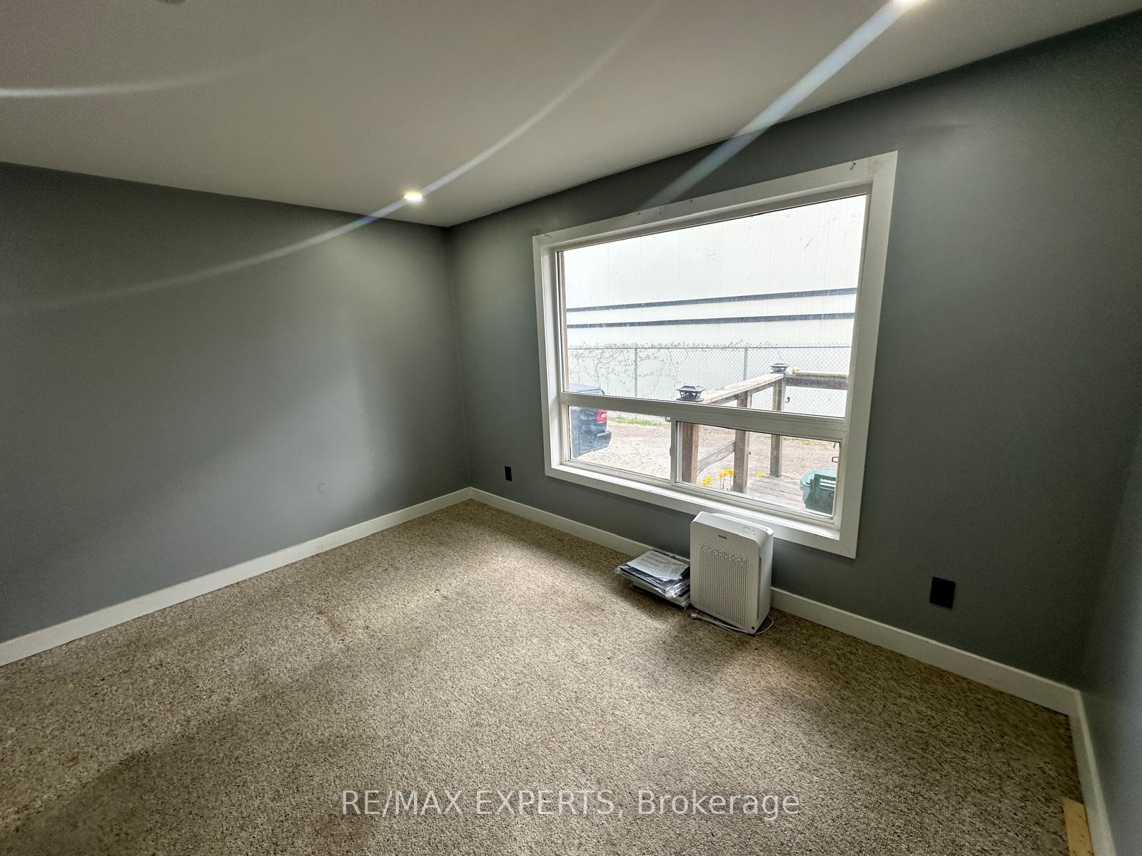 Photo 8 of Unit B, 62 West Street, Orillia — HOMEH